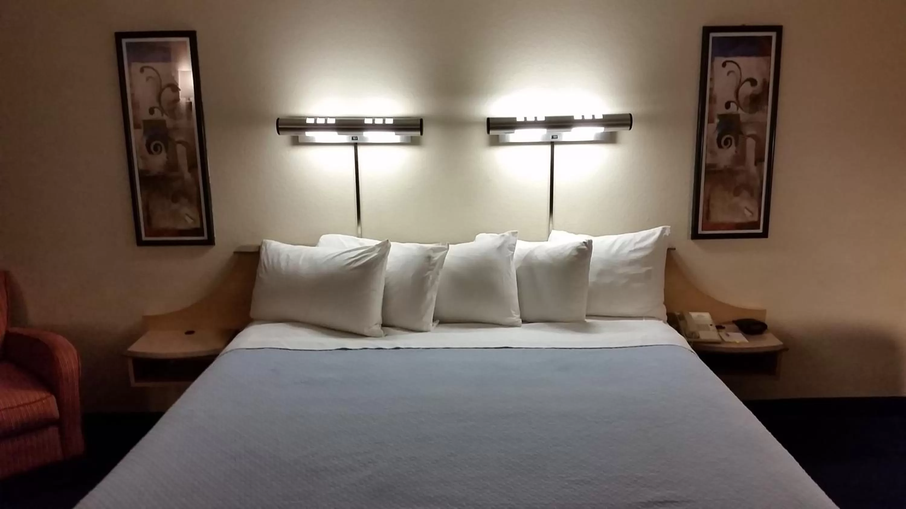 Decorative detail, Bed in Days Inn by Wyndham Buena Park Anaheim