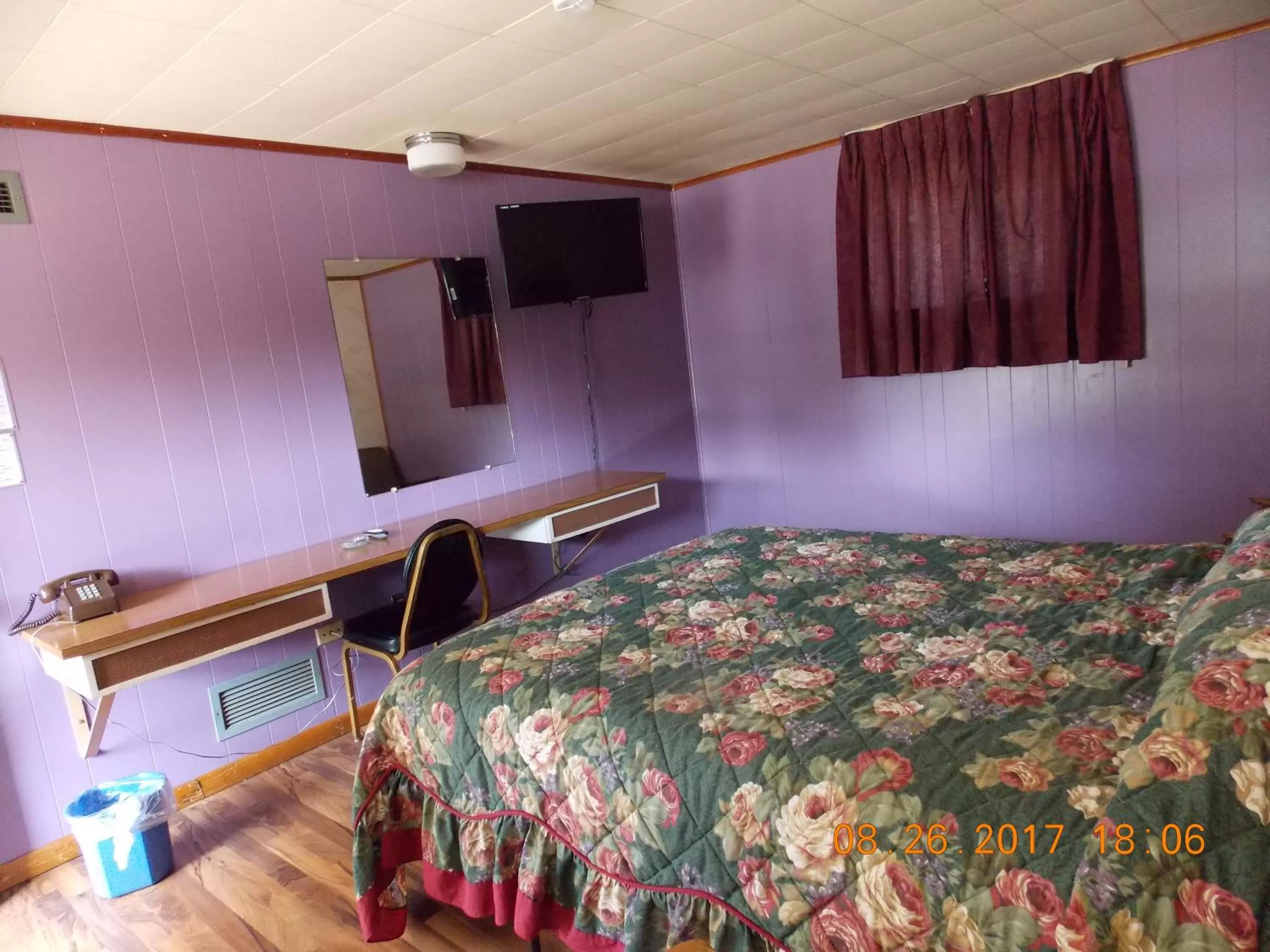 Bed in Melody Motor Lodge