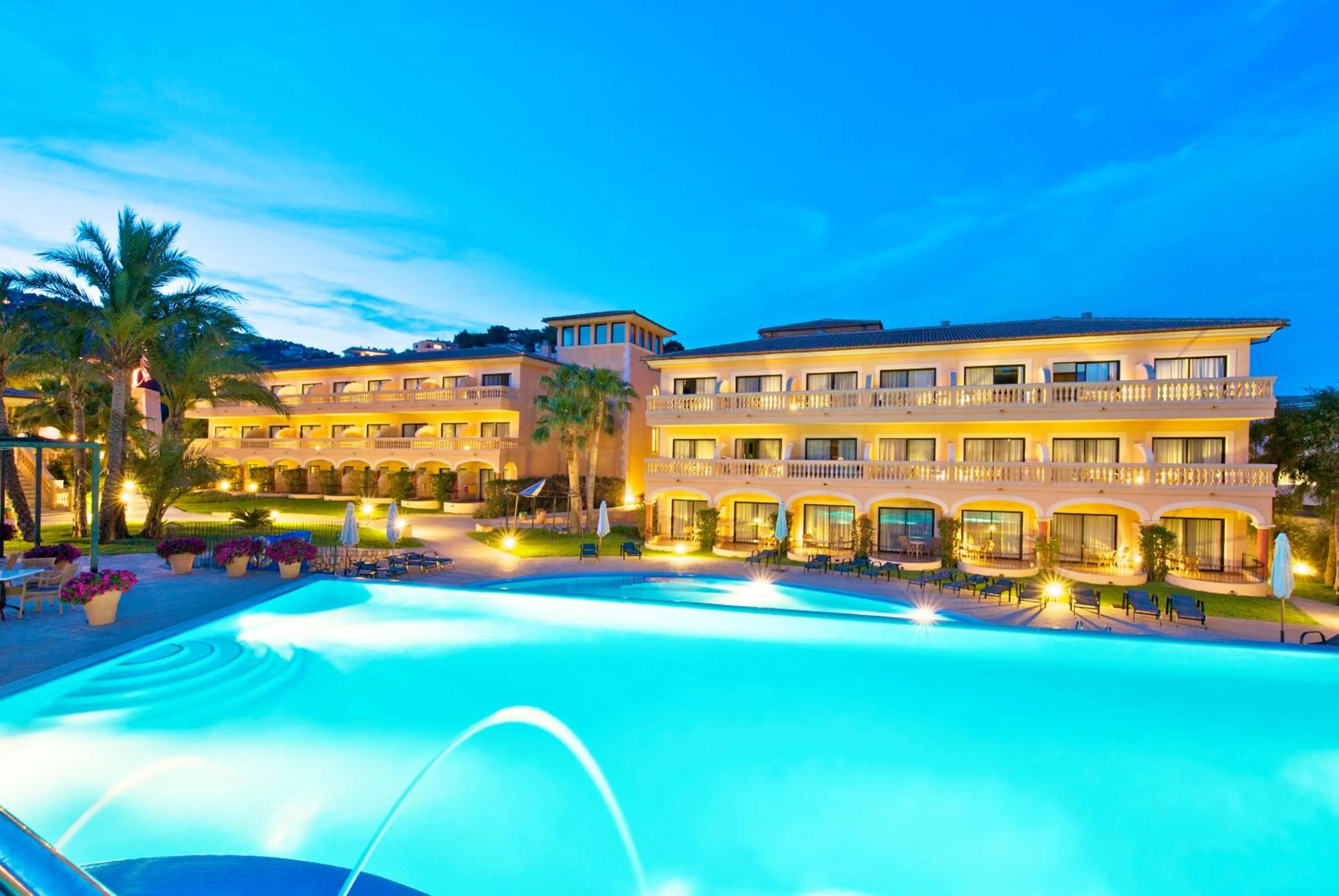 Facade/entrance in Mon Port Hotel & Spa