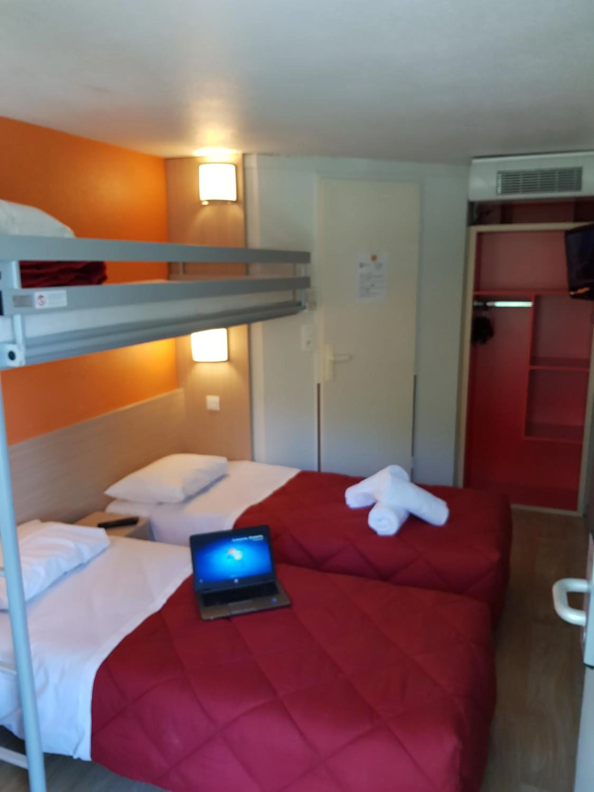 Bed in Premiere Classe Lyon Ouest - Tassin