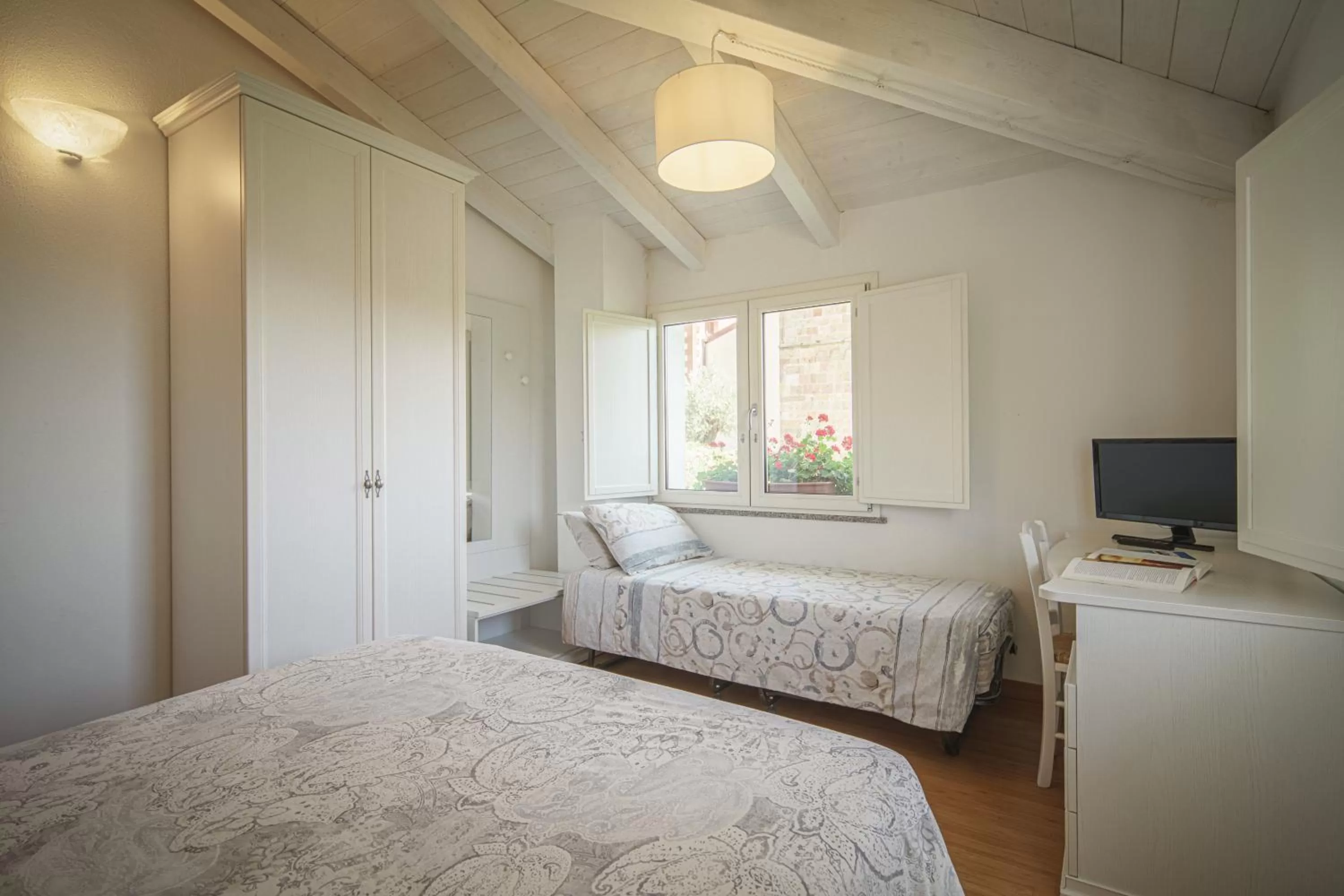 Bed in Sanctuary Armony