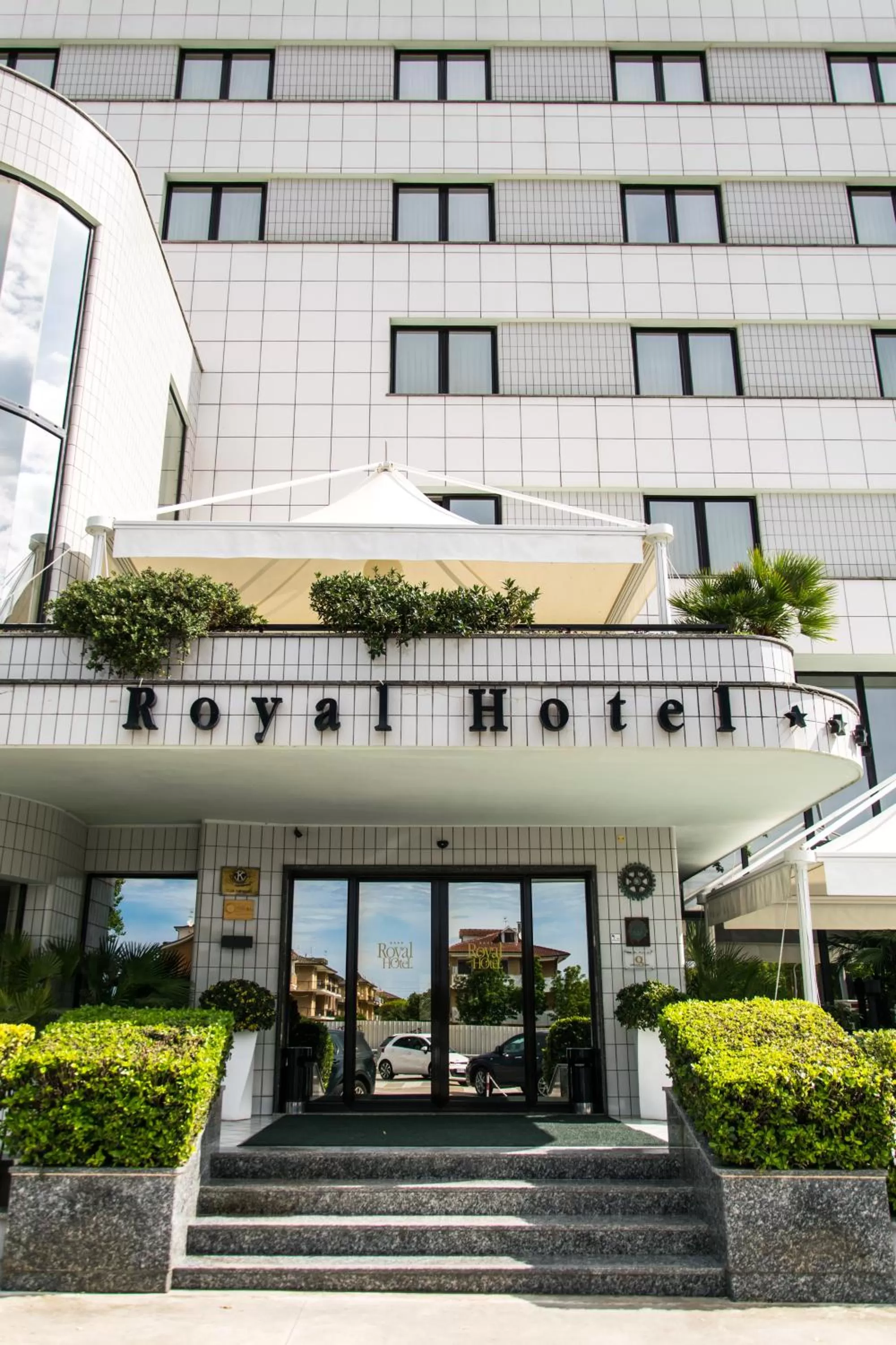 Facade/entrance in Hotel Royal