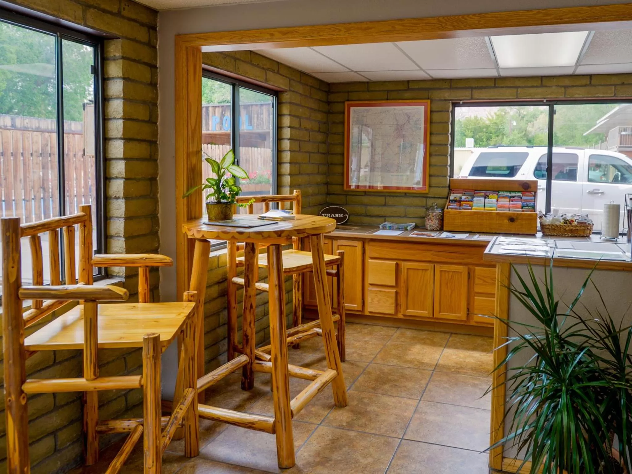 Coffee/tea facilities in Rustic Inn