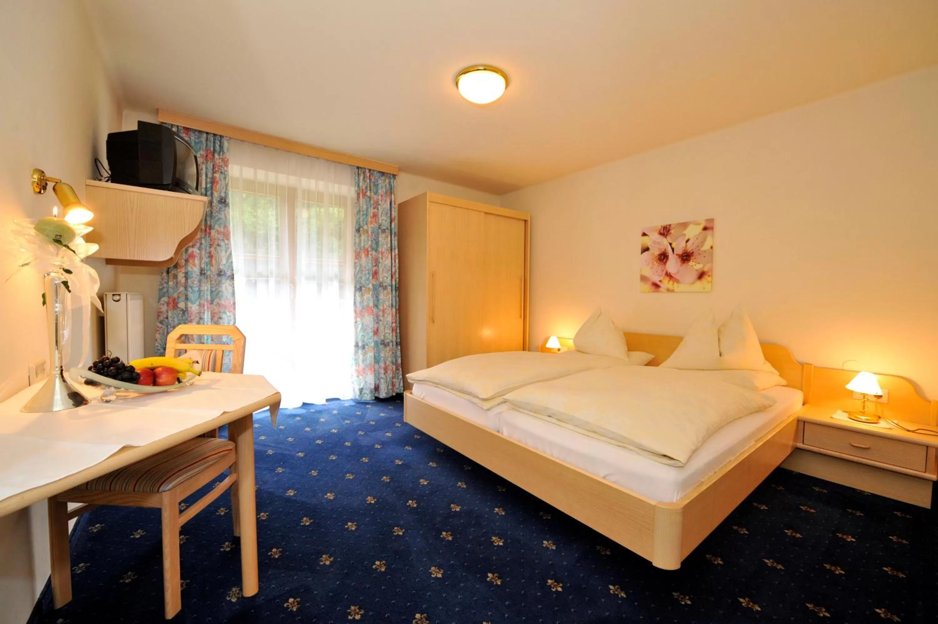 Bedroom, Bed in Hotel-Restaurant Schwaiger***