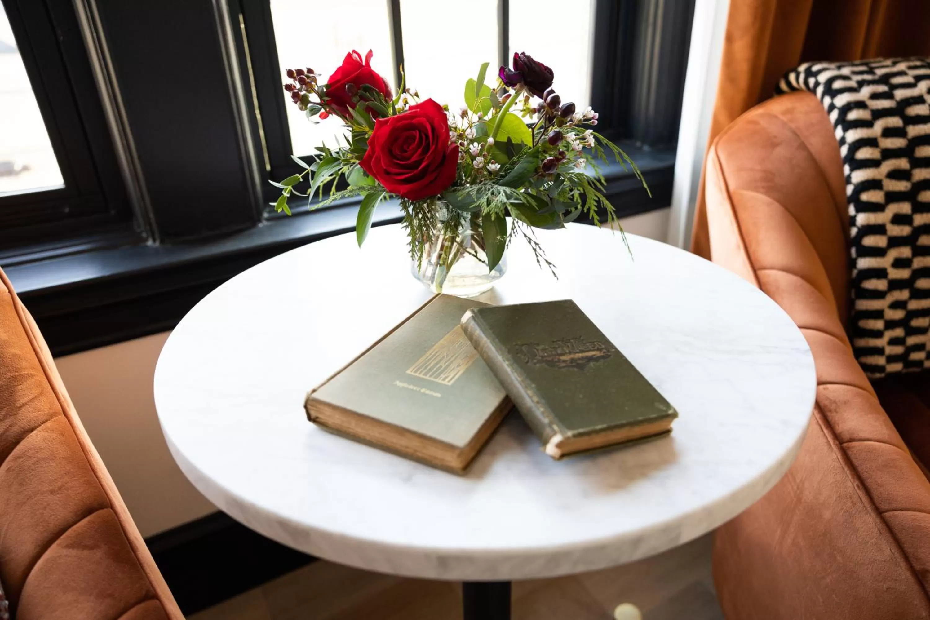 Seating area in Hotel Thaxter