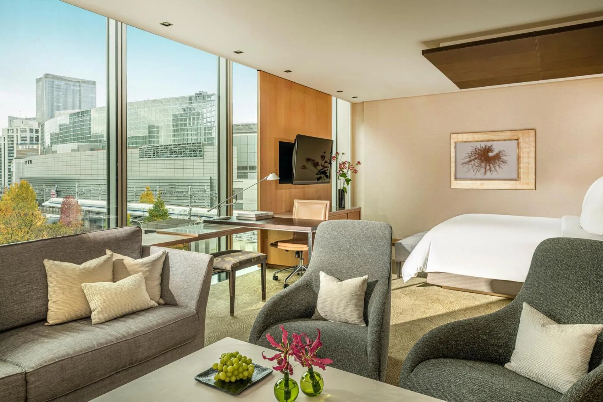 Junior King Suite in Four Seasons Hotel Tokyo at Marunouchi