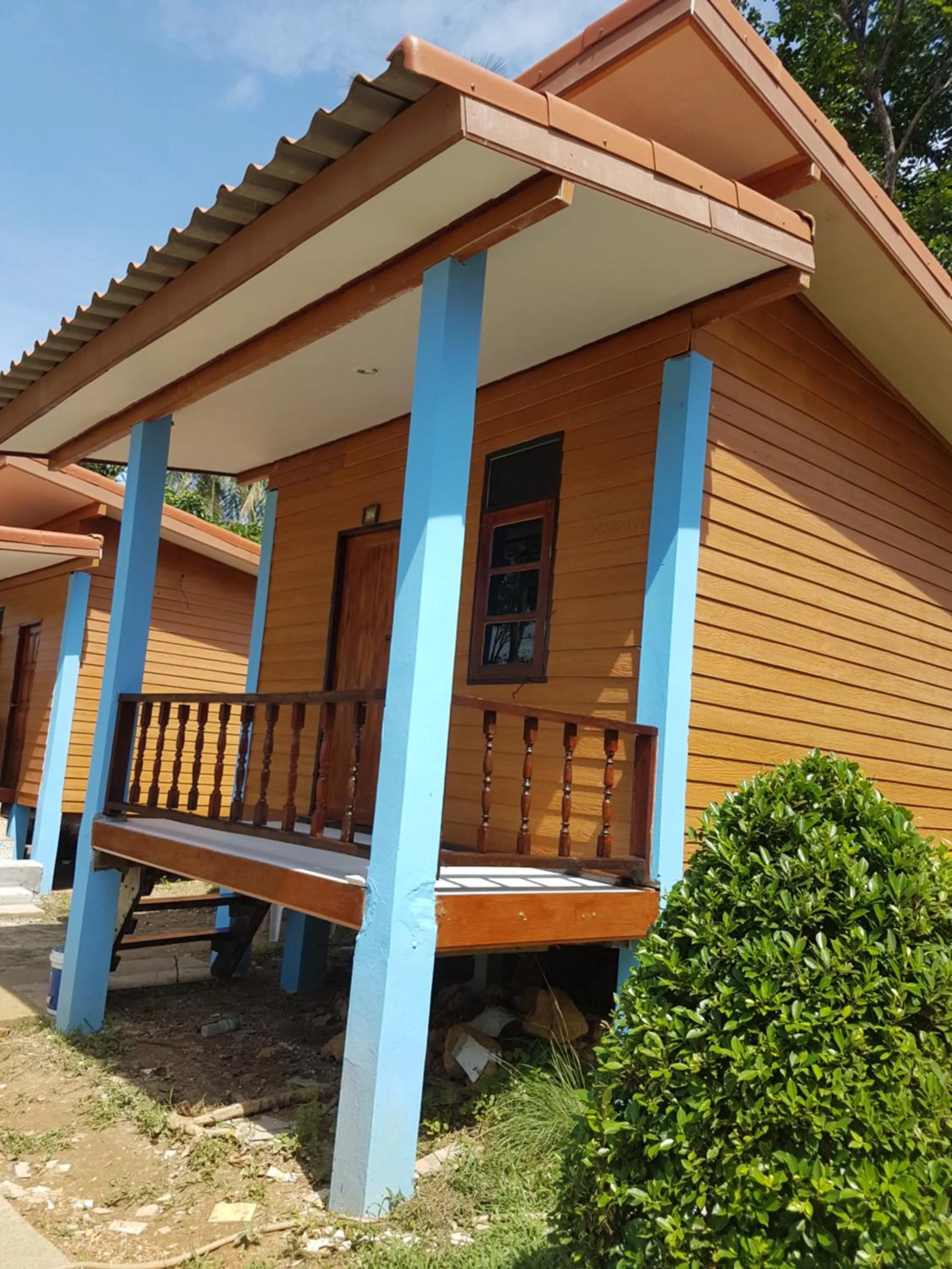 Property building in Lanta Paradise Beach Resort