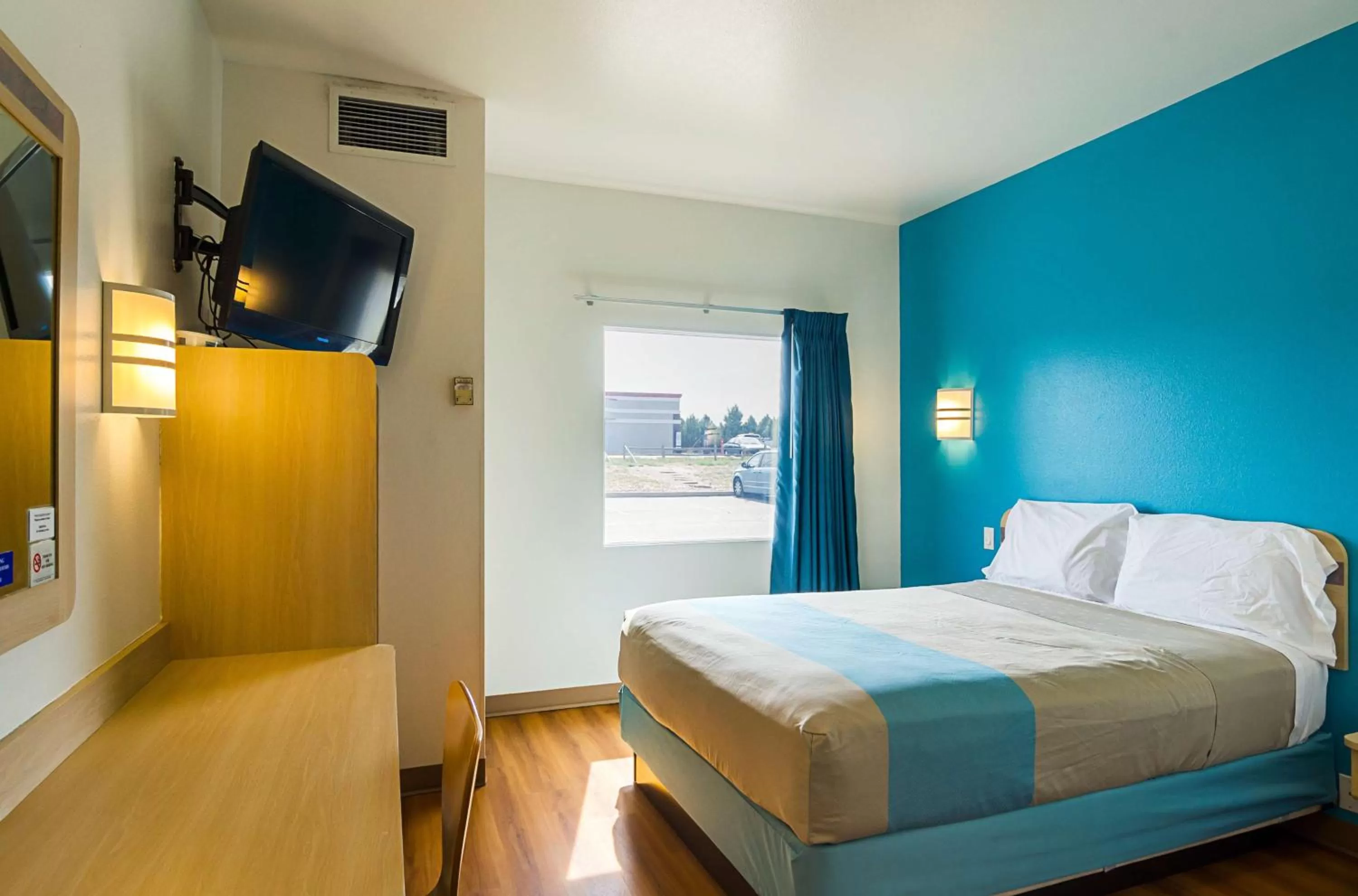 Bedroom, Bed in Motel 6-Wheatland, WY