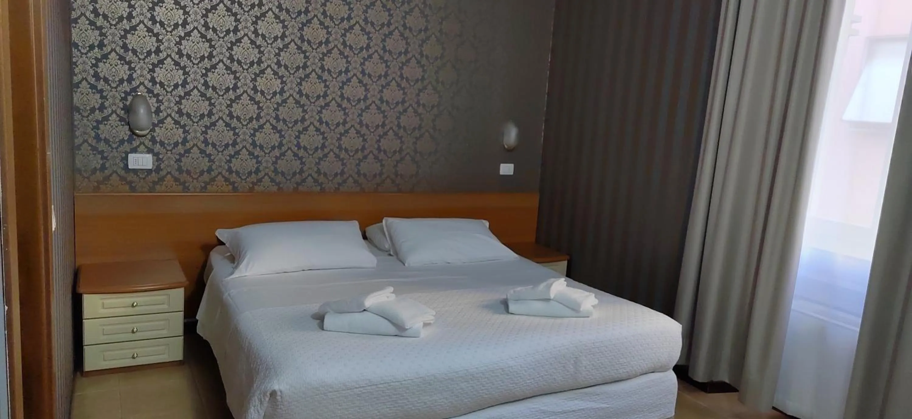 Bedroom, Bed in Hotel Nuovo Rondò