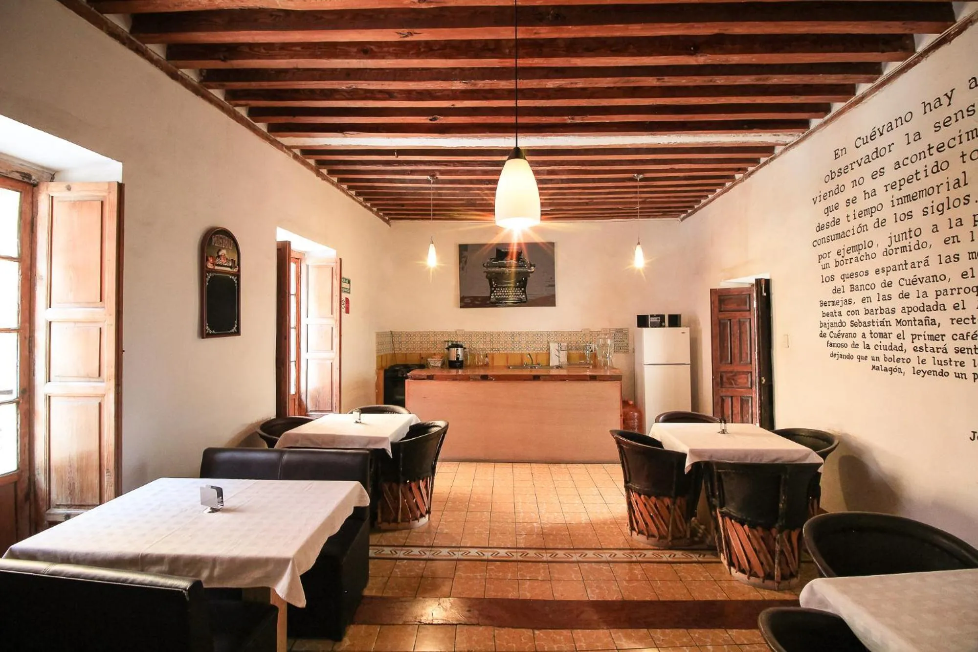 Bed in Hotel Meson Cuevano