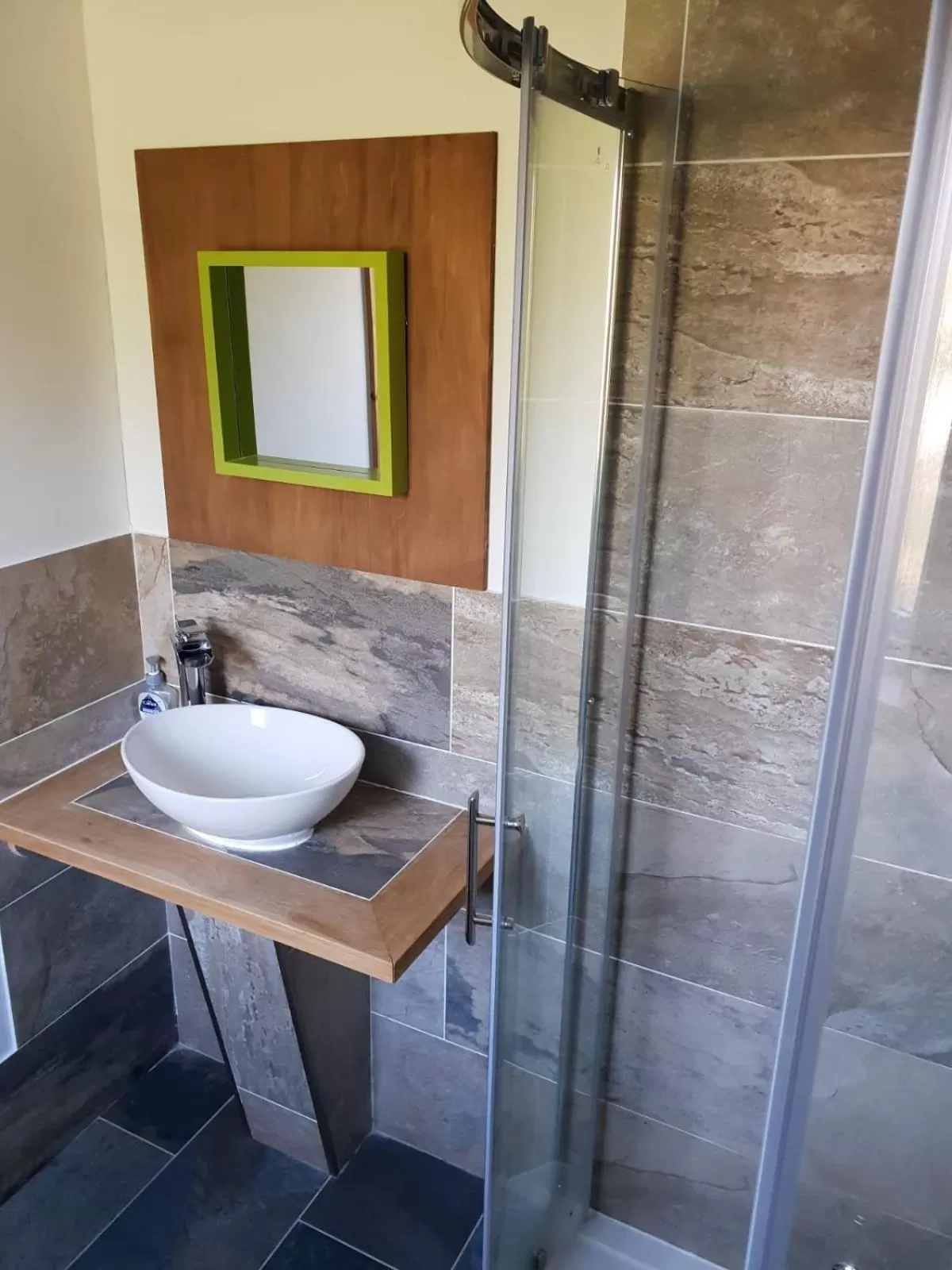 Shower in The Ship Inn