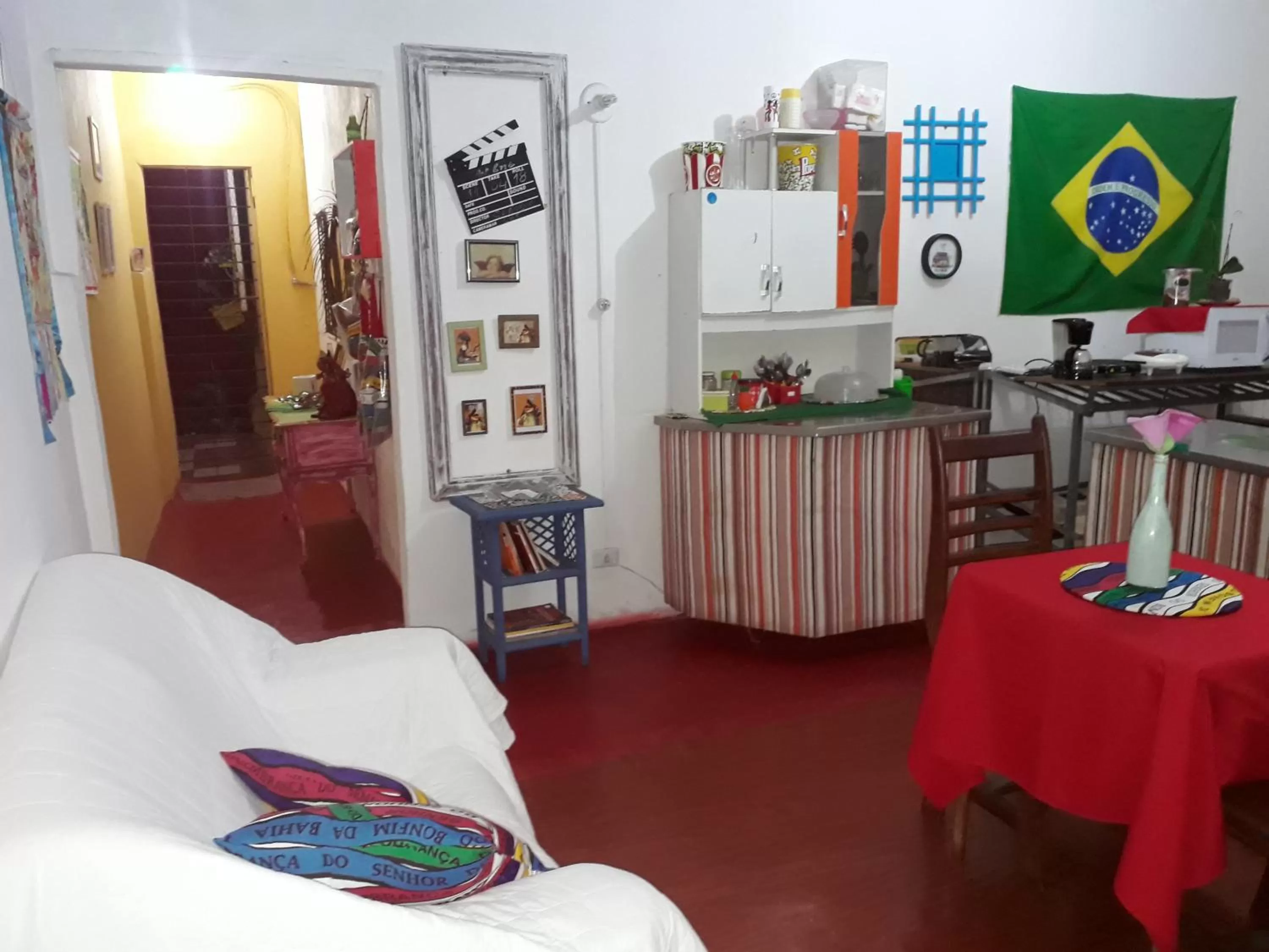 Dining area, Bed in Perto Do Aeroporto De Salvador - Dona Pitanga Hostel