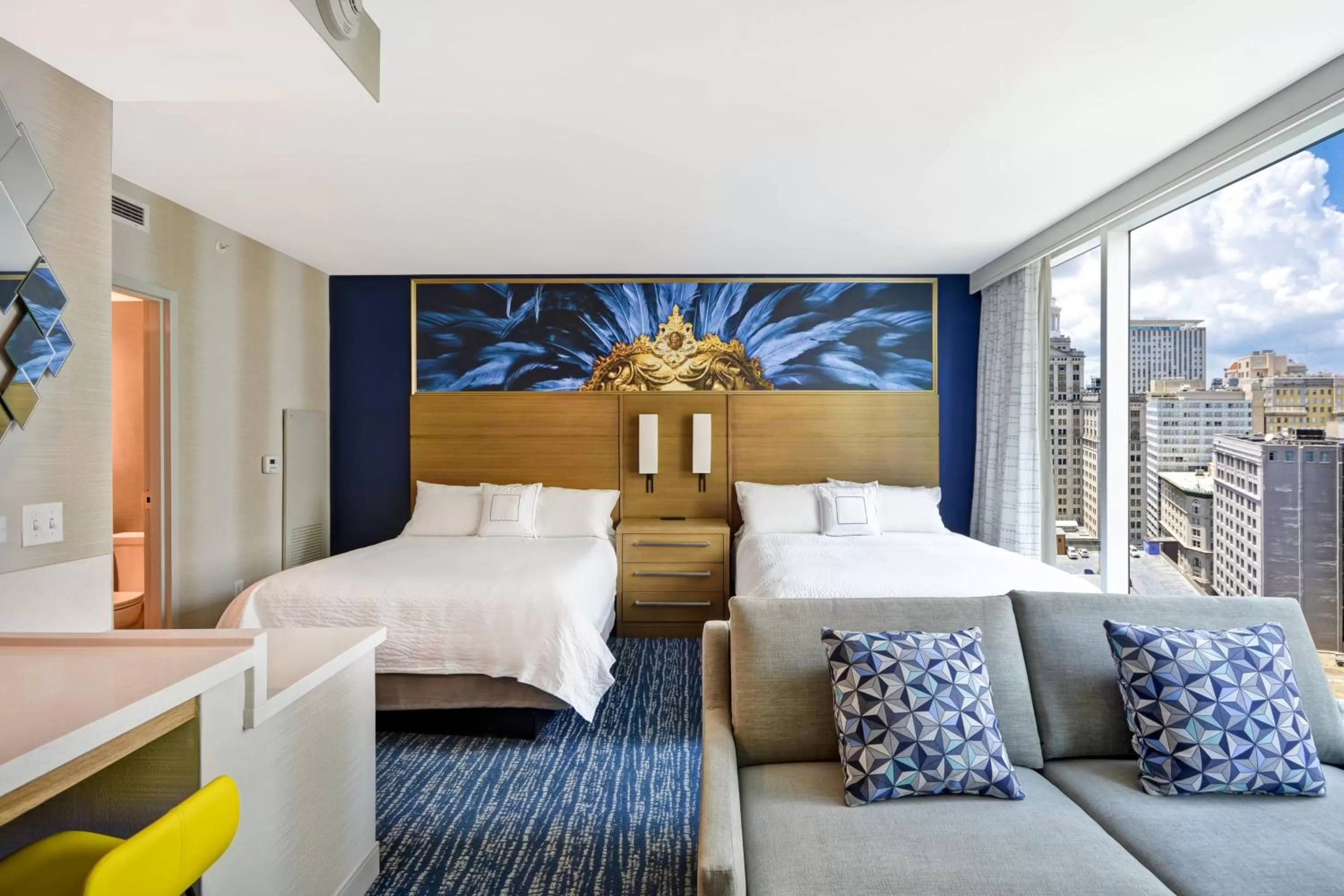 Photo of the whole room, Bed in Residence Inn by Marriott New Orleans French Quarter Area/Cen B