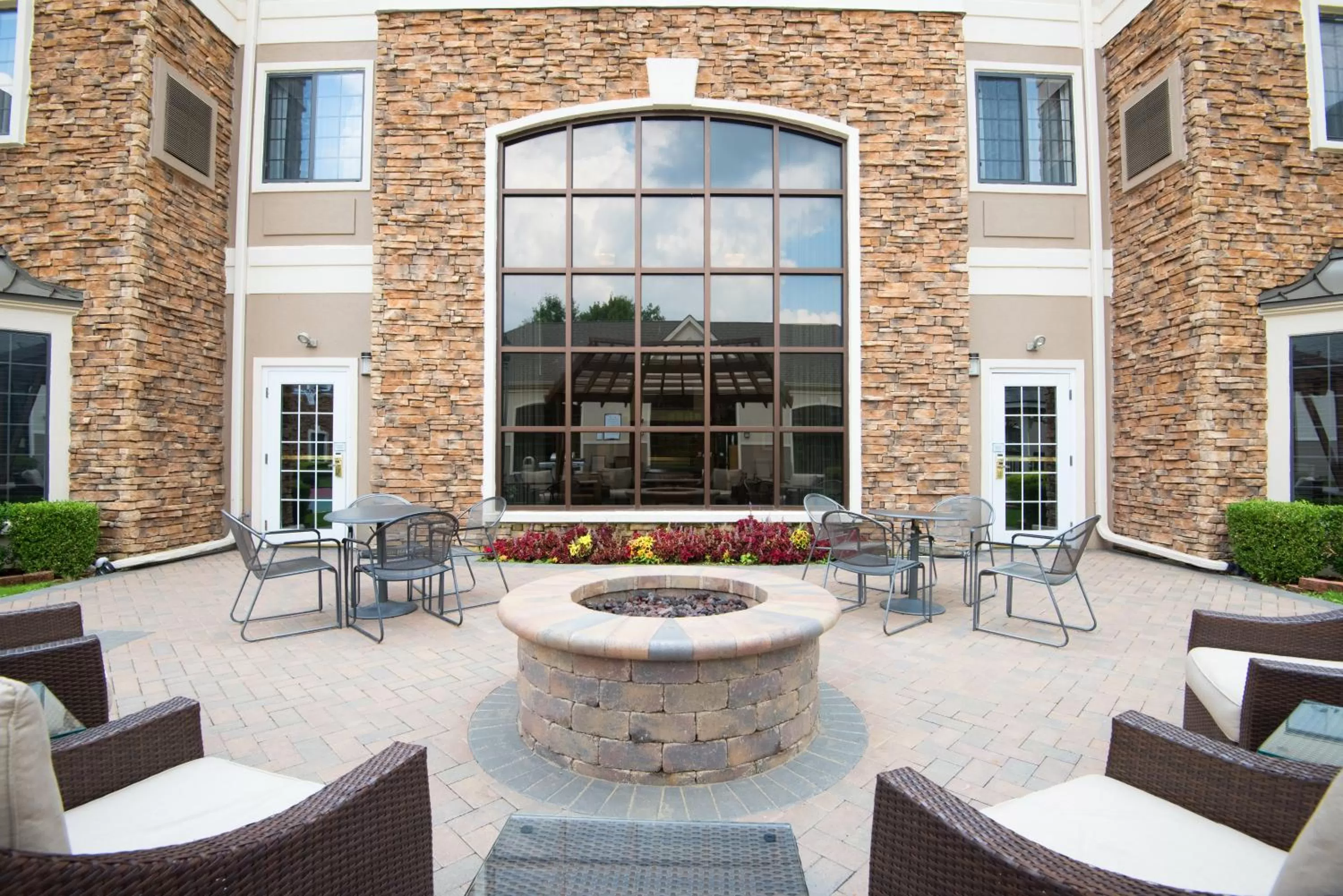 Entertainment in Staybridge Suites Columbus-Airport by IHG