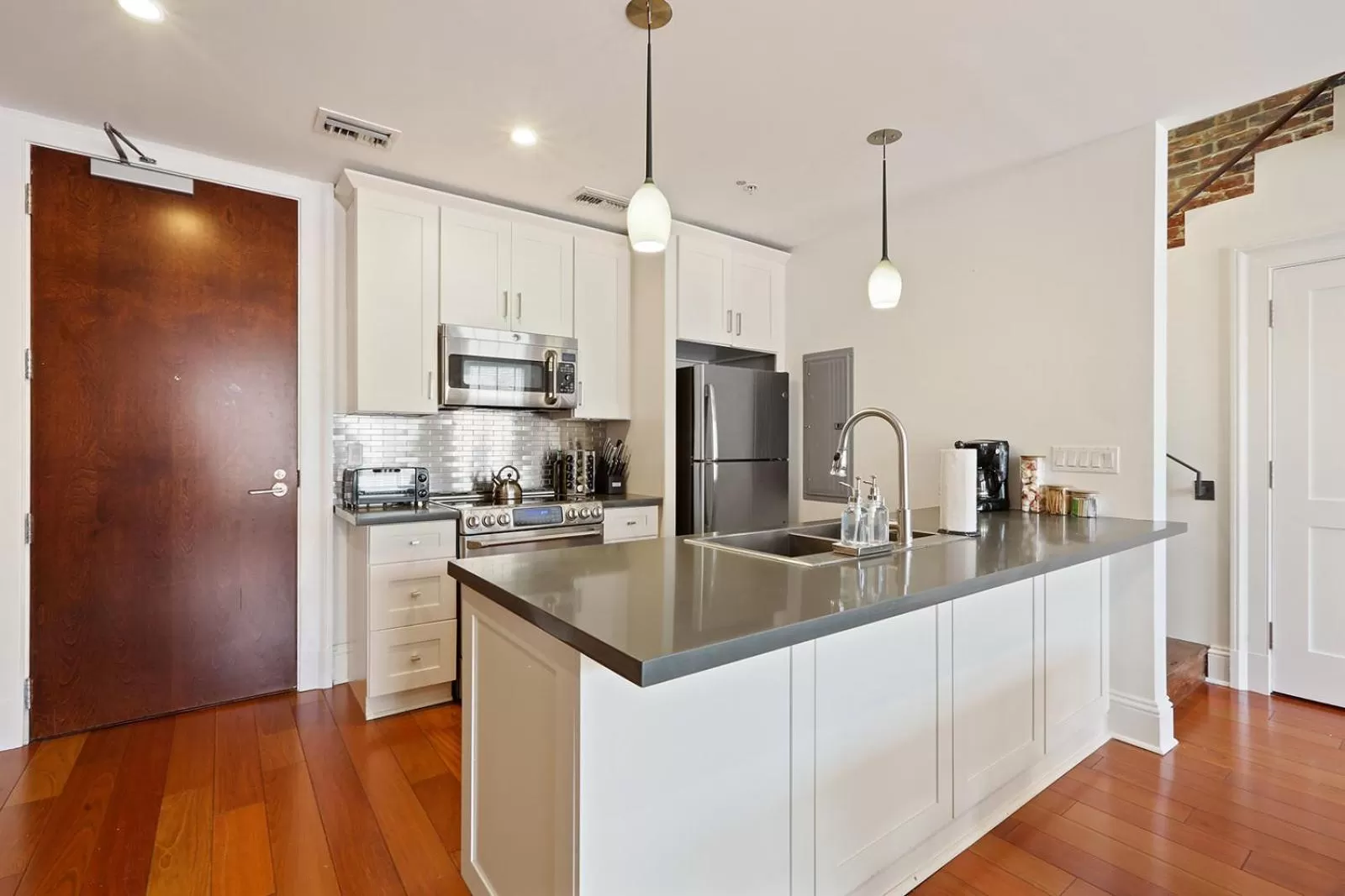 Coffee/tea facilities in Roami at Factors Row