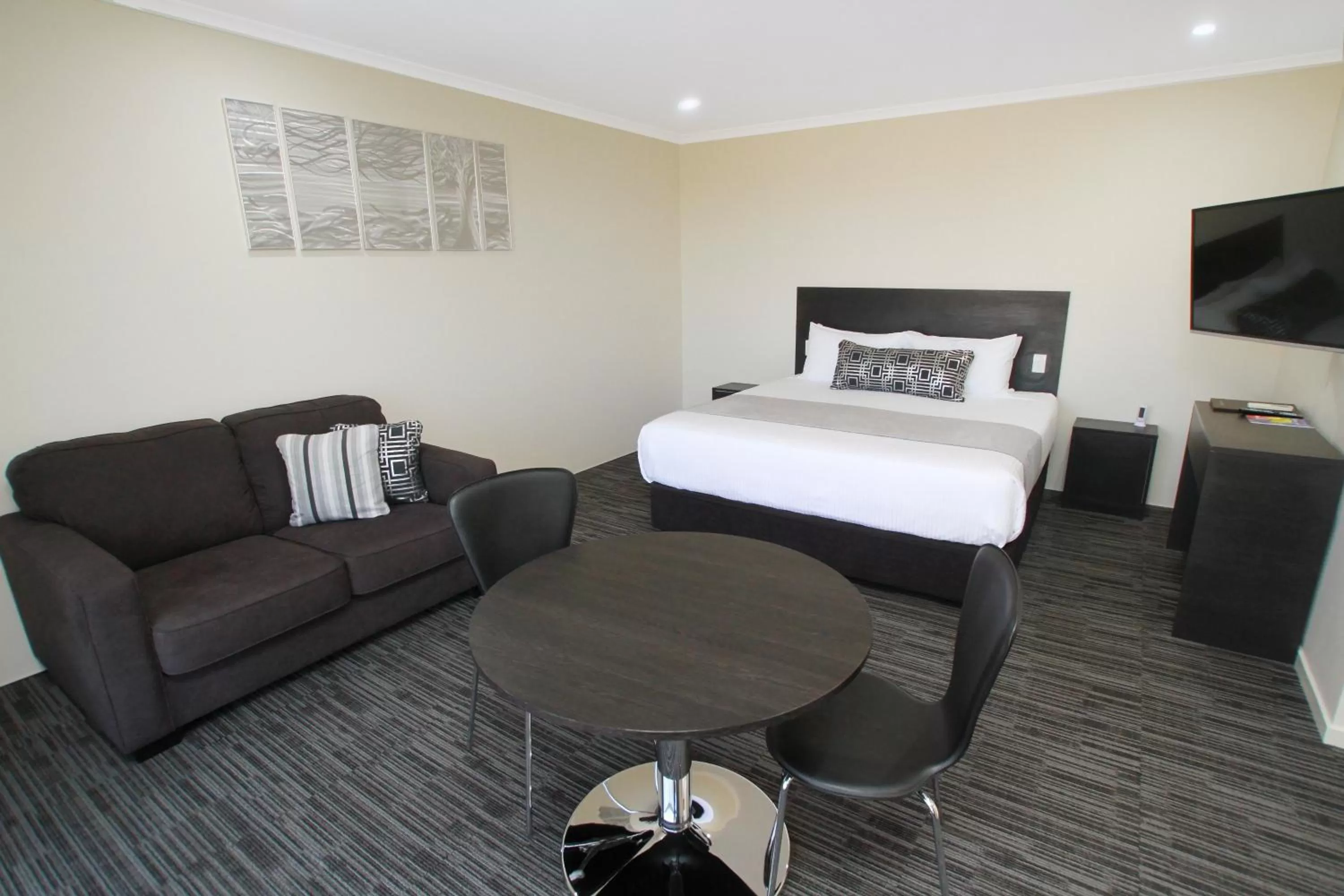 Photo of the whole room, Bed in Twofold Bay Motor Inn