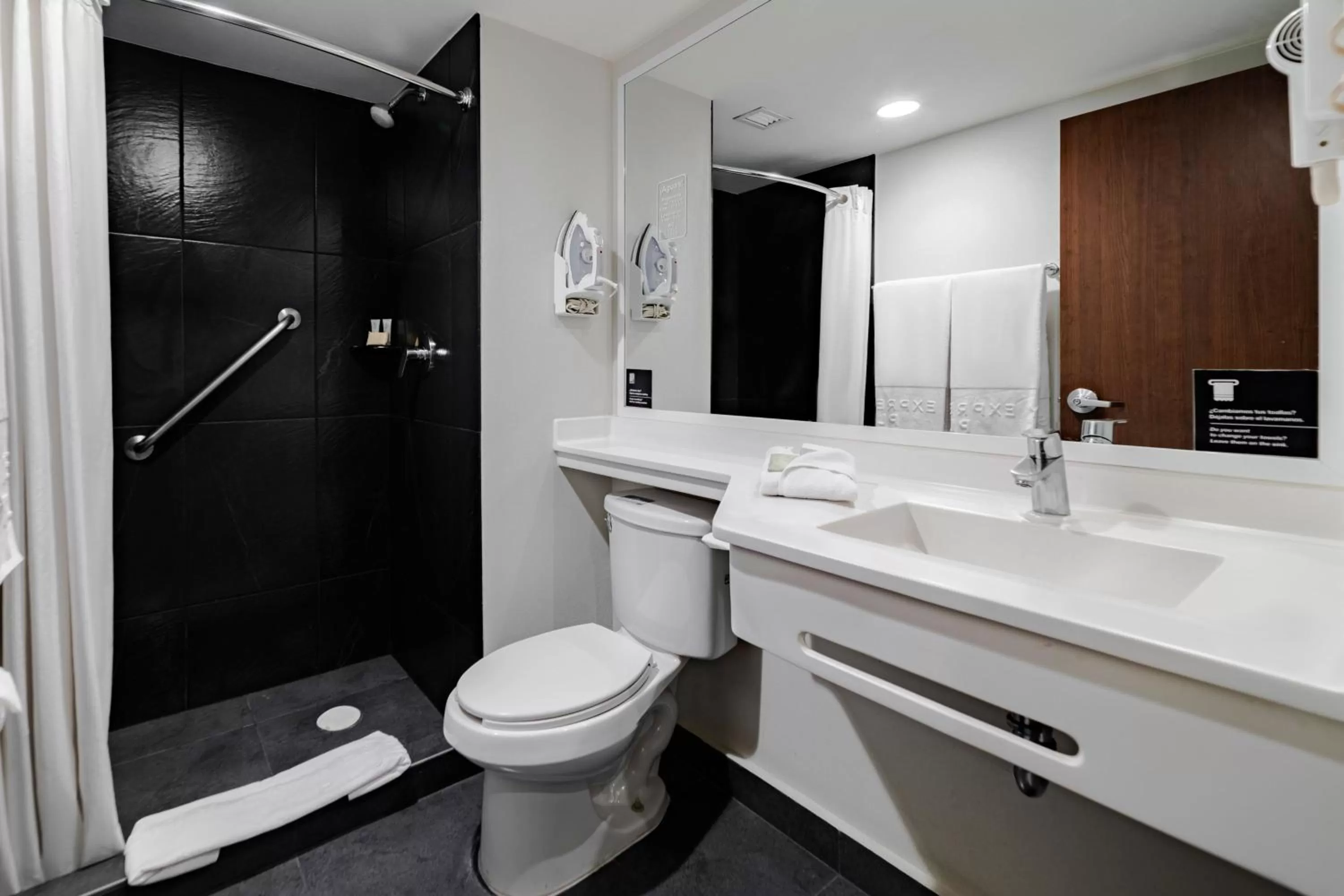 Bathroom in City Express Plus by Marriott Guadalajara Palomar