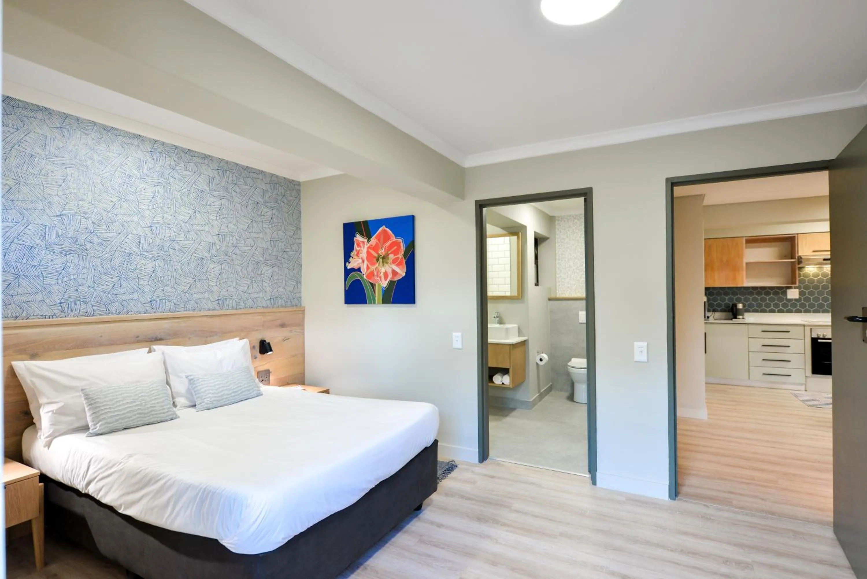 Photo of the whole room, Bed in All Africa House (University Of Cape Town)