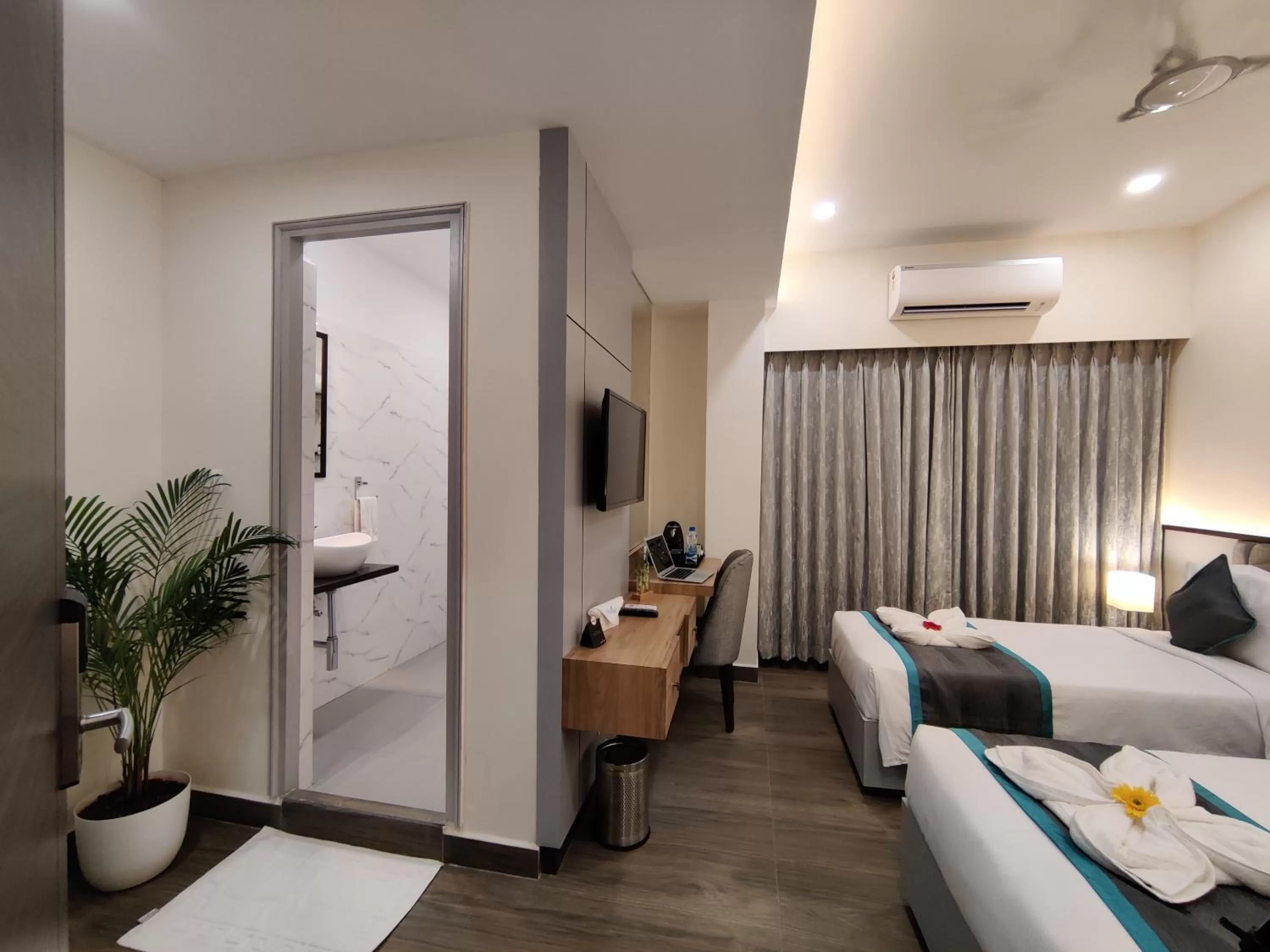 Photo of the whole room in PARK IRIS HOTELS, Bharathi Nagar