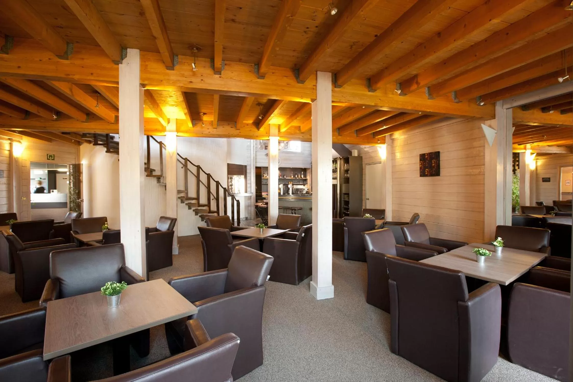 Restaurant/places to eat in Flanders Lodge Hotel