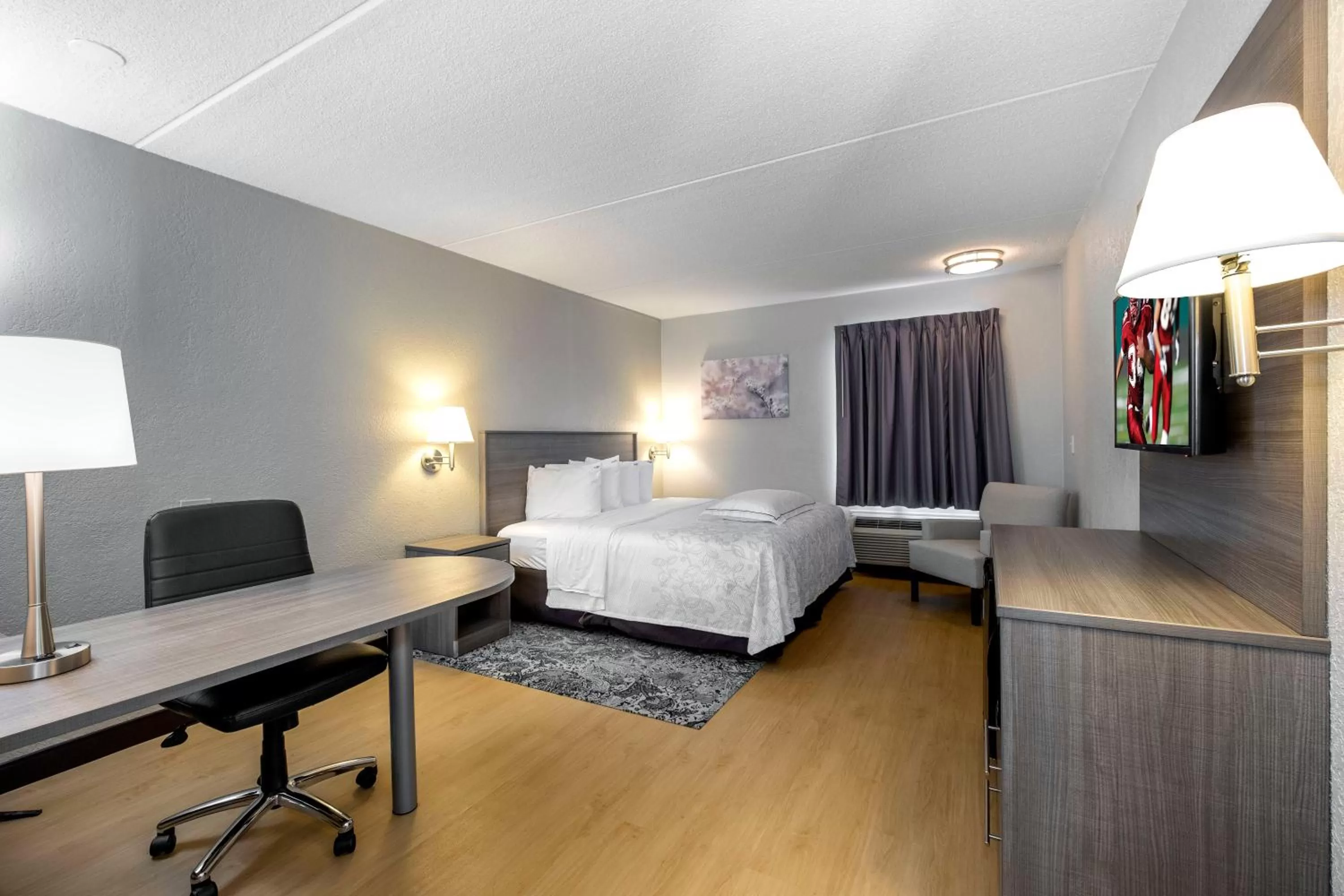 Photo of the whole room, Bed in Red Roof Inn PLUS Boston - Mansfield - Foxboro