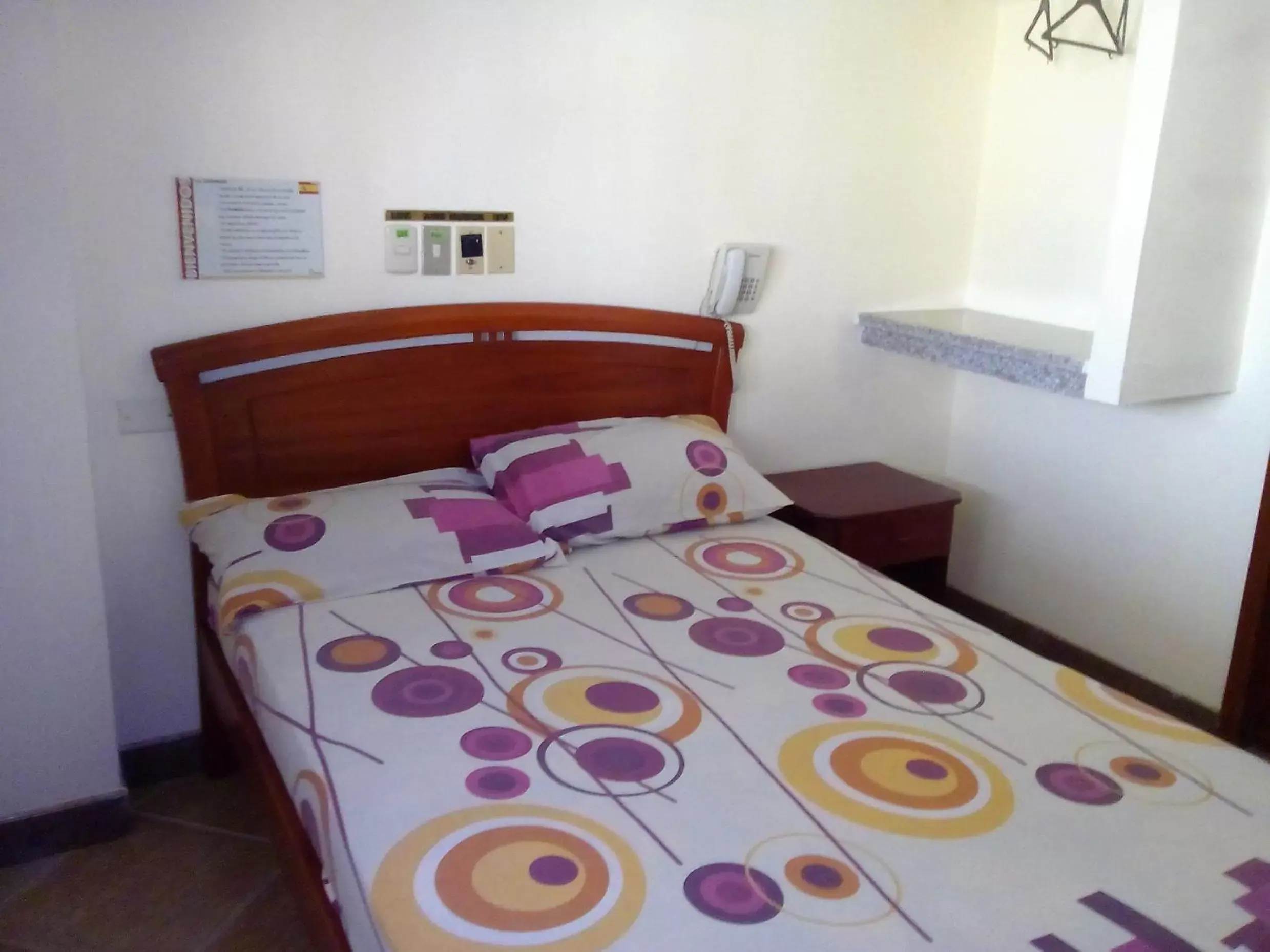 Standard Double Room with Fan in Hotel Murcia Standard Double Room with Fan in Hotel Murcia