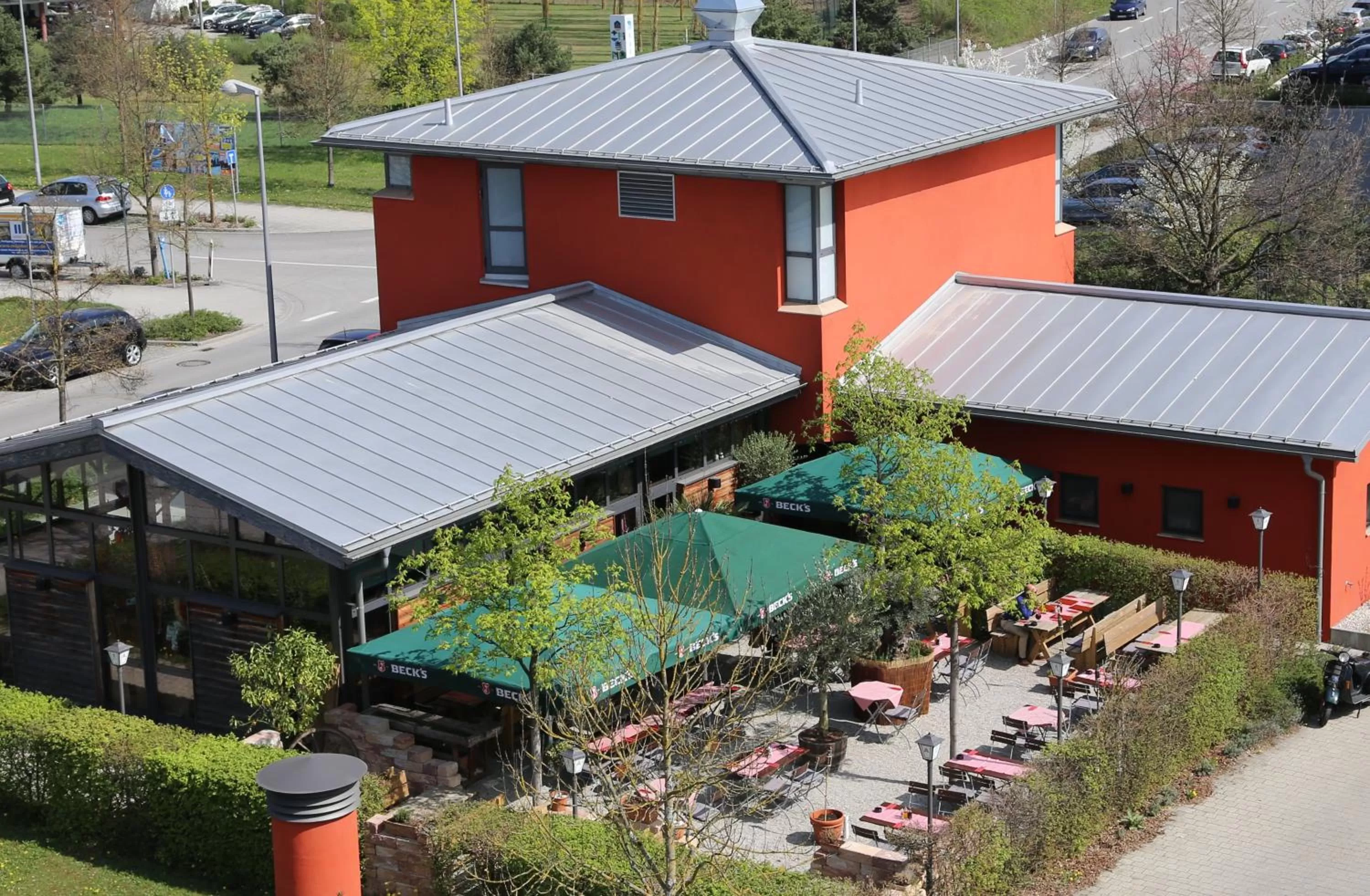 Restaurant/places to eat in Hotel Alarun