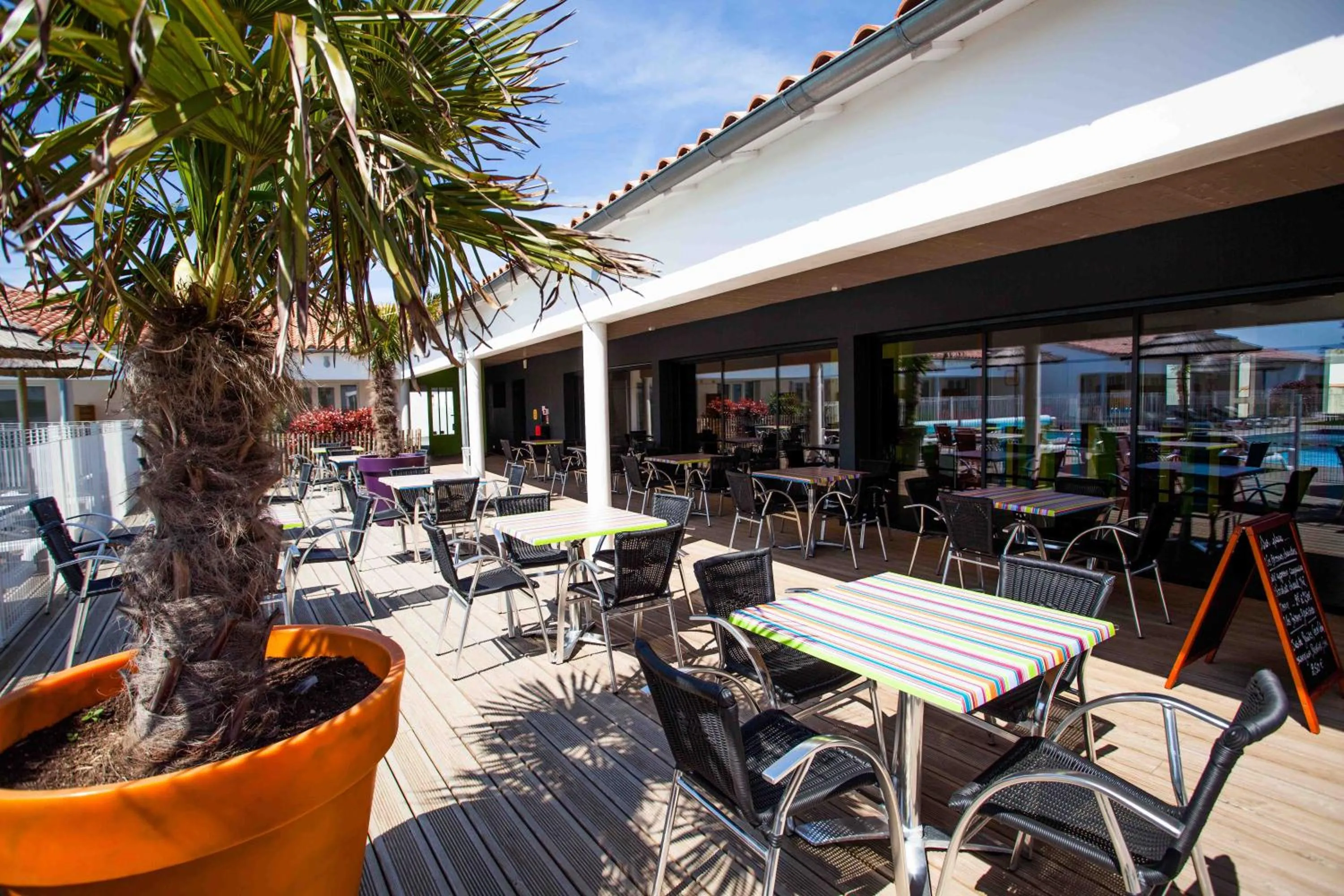 Restaurant/places to eat in Hôtel de Ré, "The Originals Résidence"