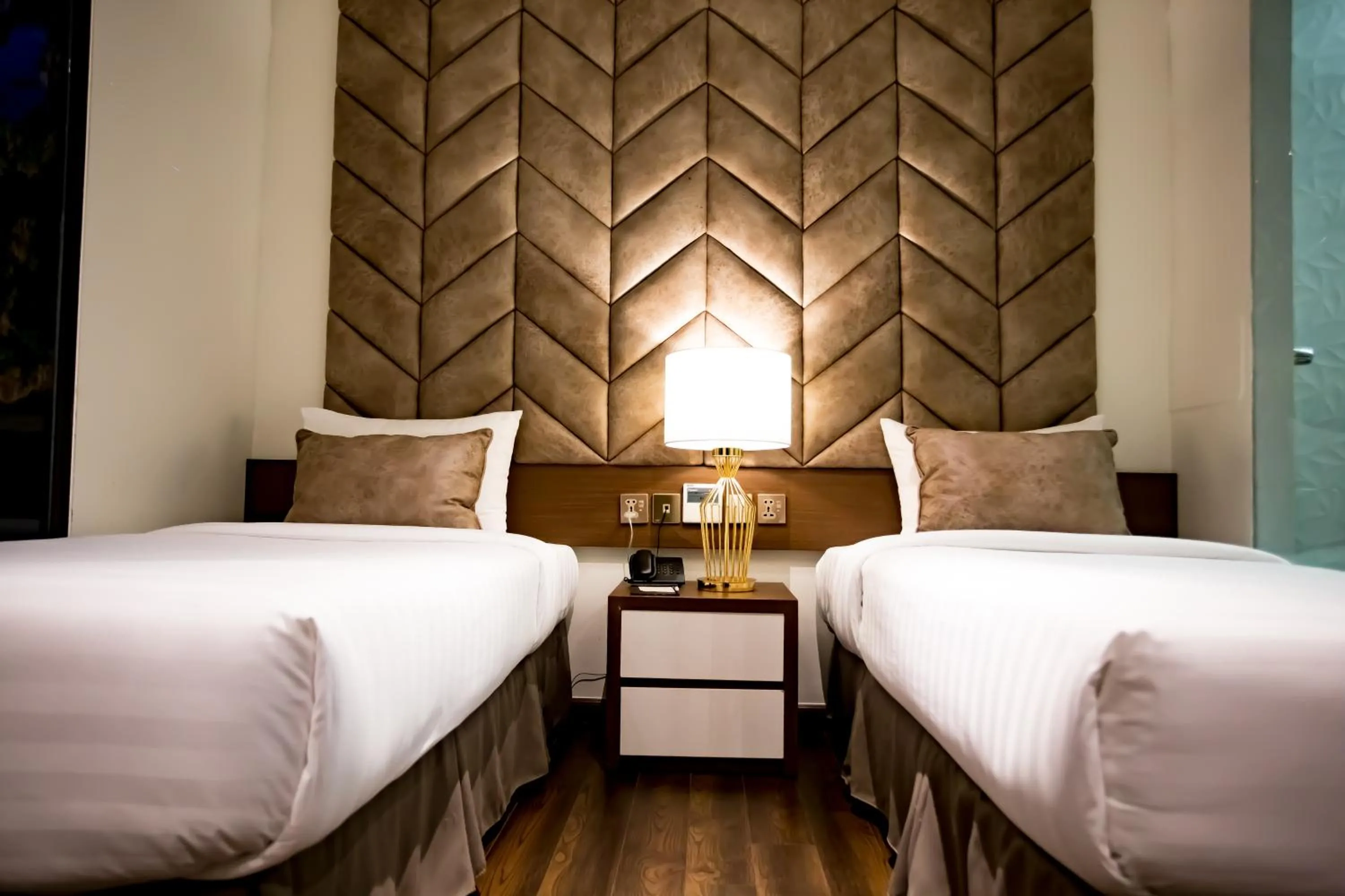 Bed in Diamond Hill Hotel