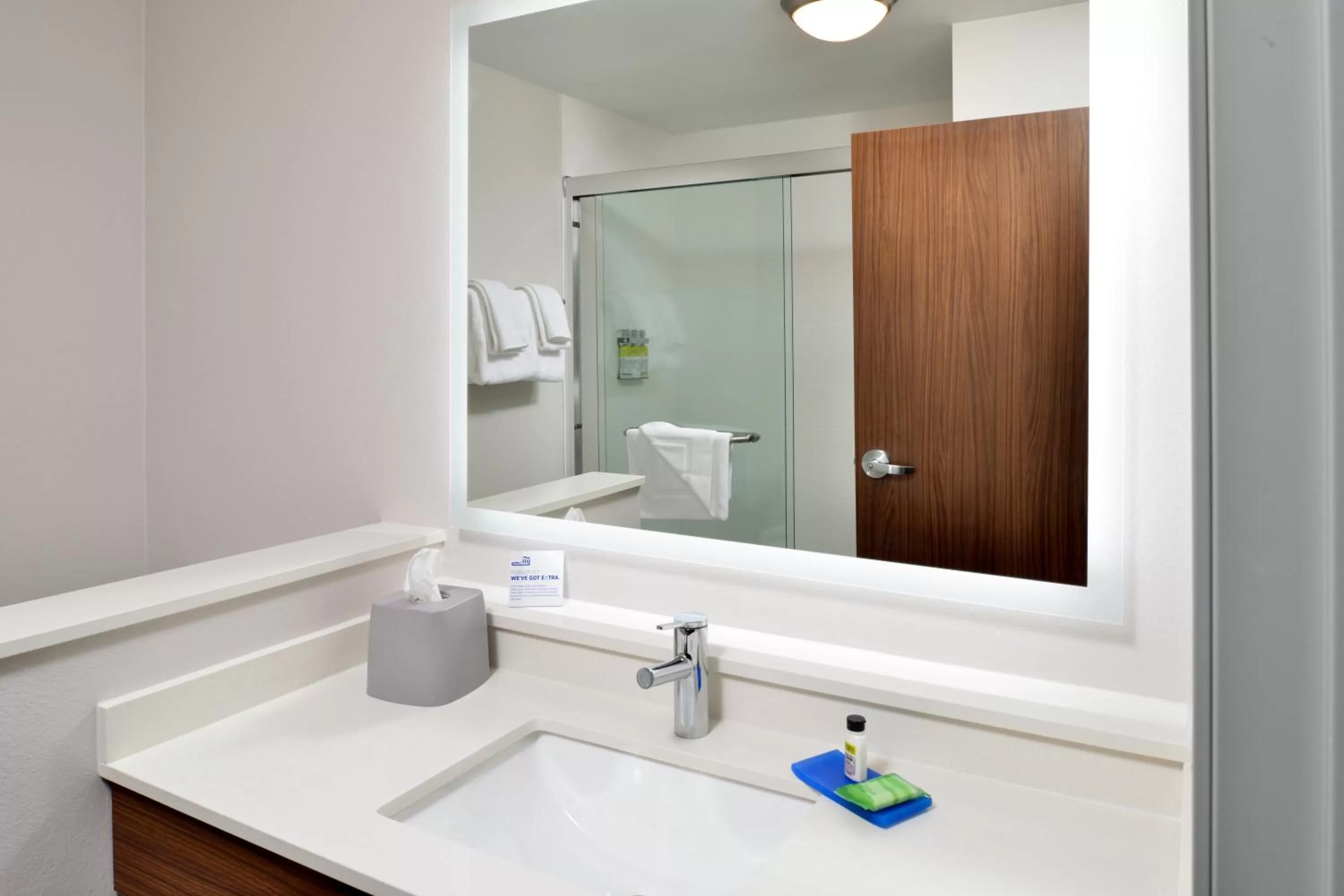 Shower in Holiday Inn Express Orlando - South Park by IHG