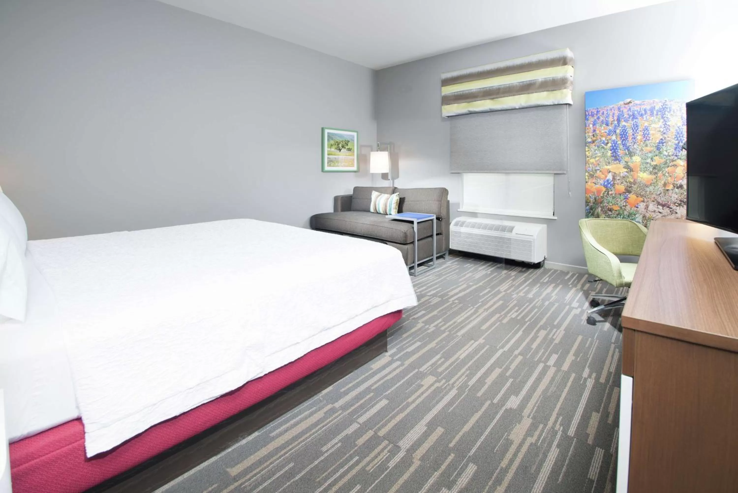 Bedroom, Bed in Hampton Inn Arvin Tejon Ranch, Ca