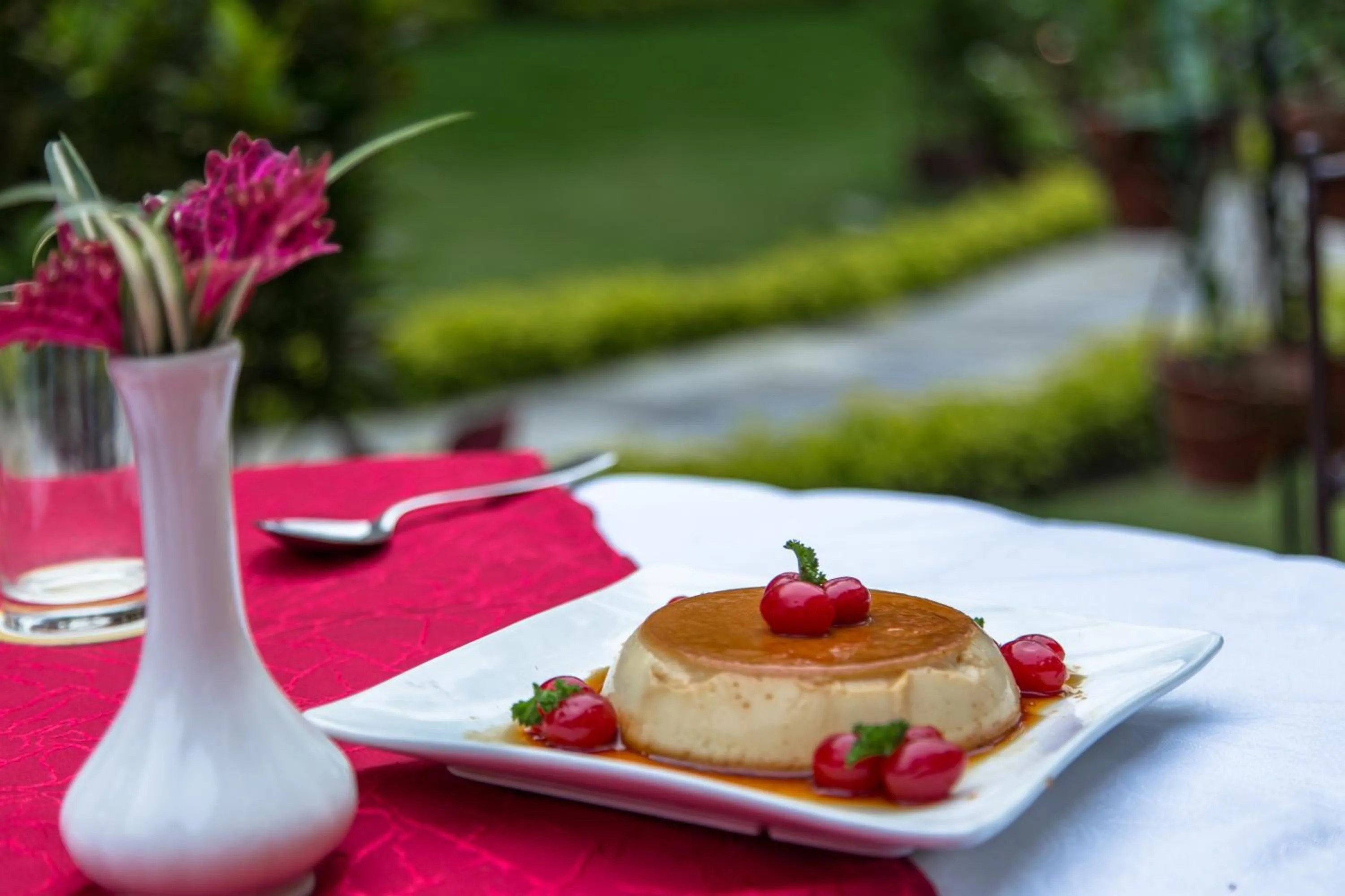 Food and drinks in Atithi Resort & Spa