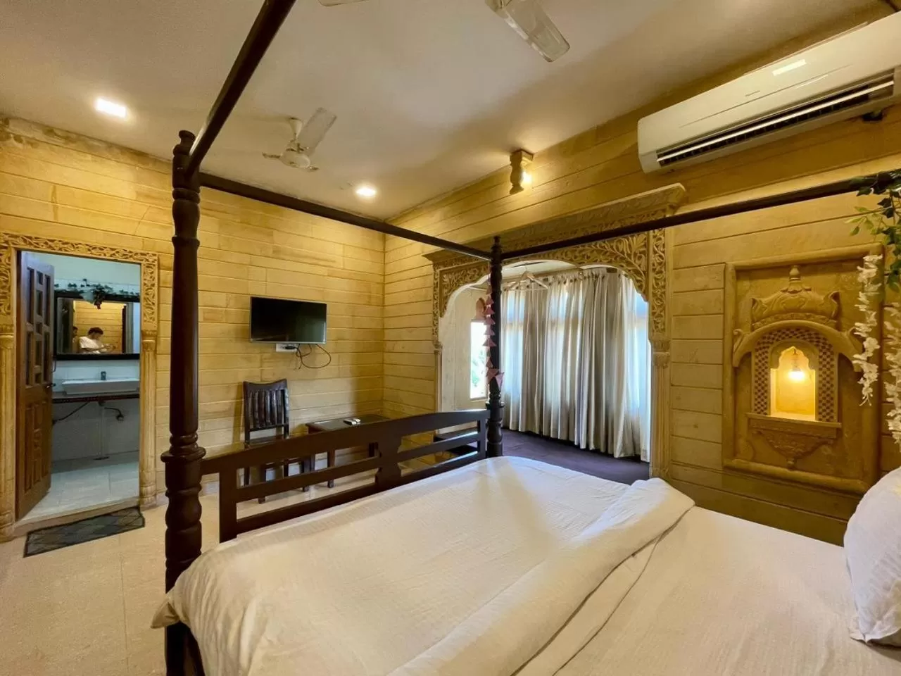 King Room with Lake View - single occupancy in Hotel Tofu safari