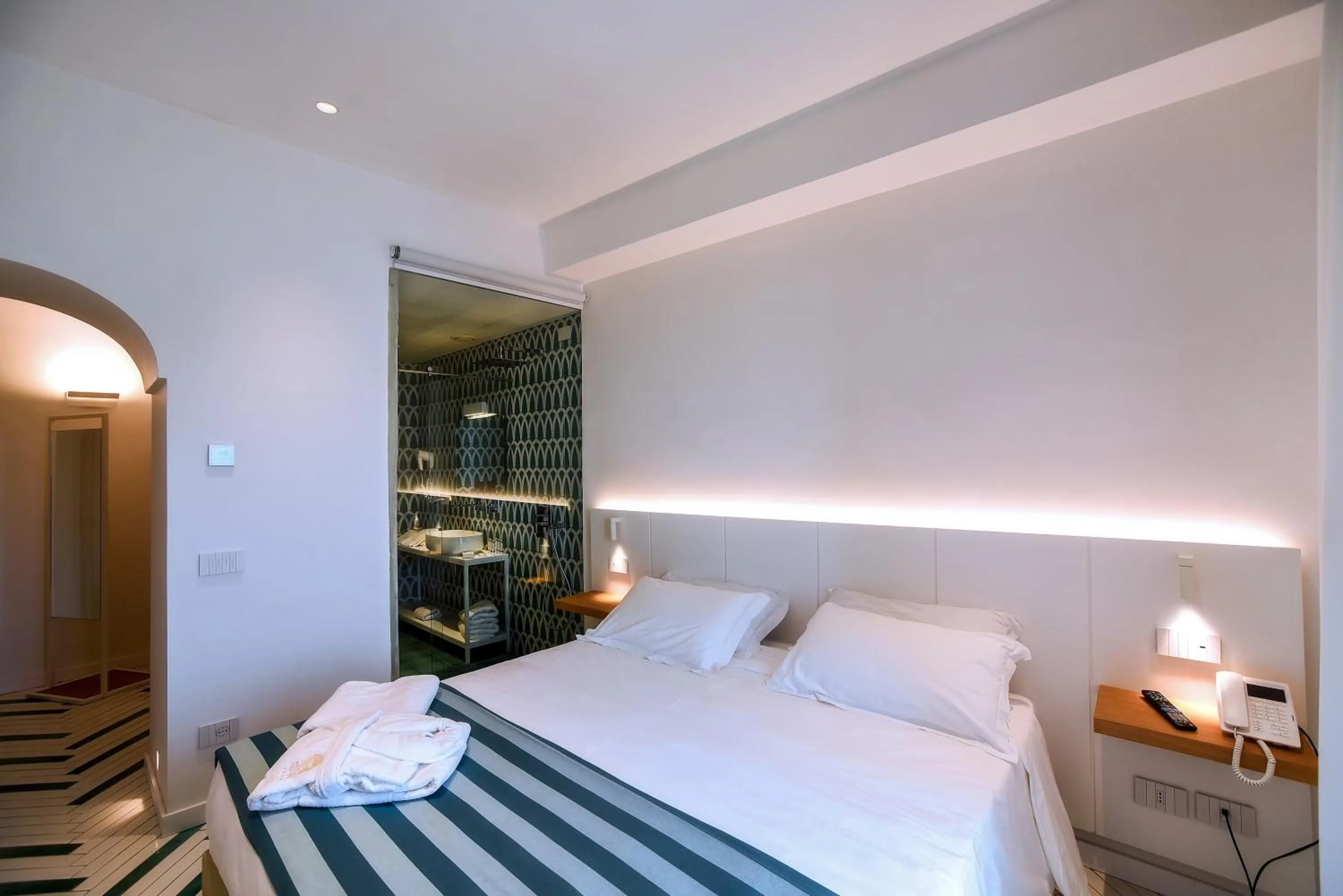 Photo of the whole room, Bed in Hotel Graal