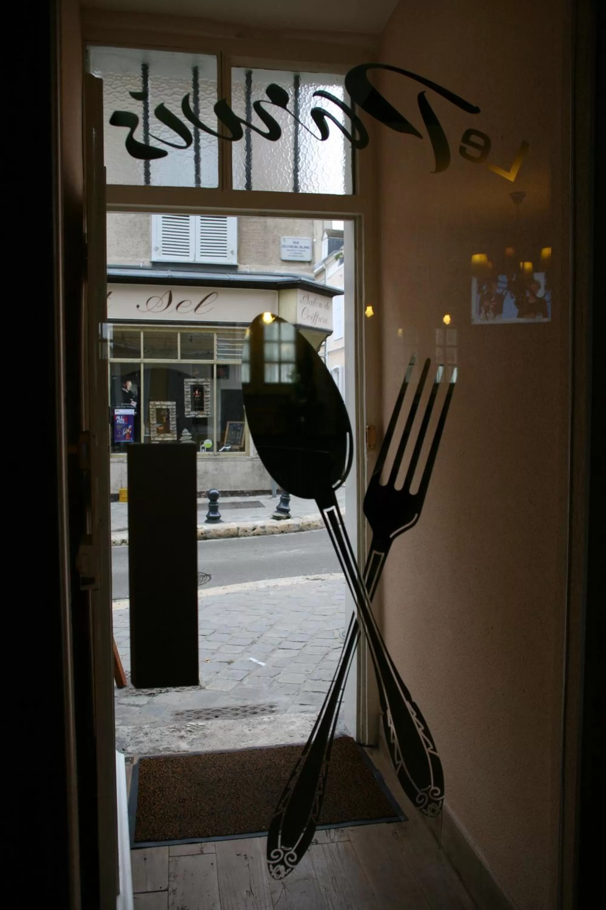 Restaurant/places to eat in Le Parvis