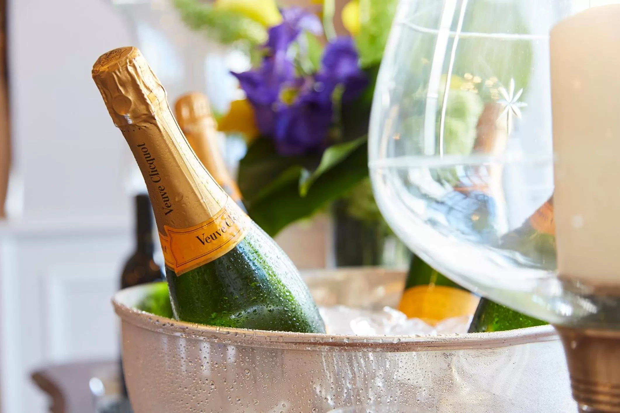 Food and drinks in Killarney Randles Hotel