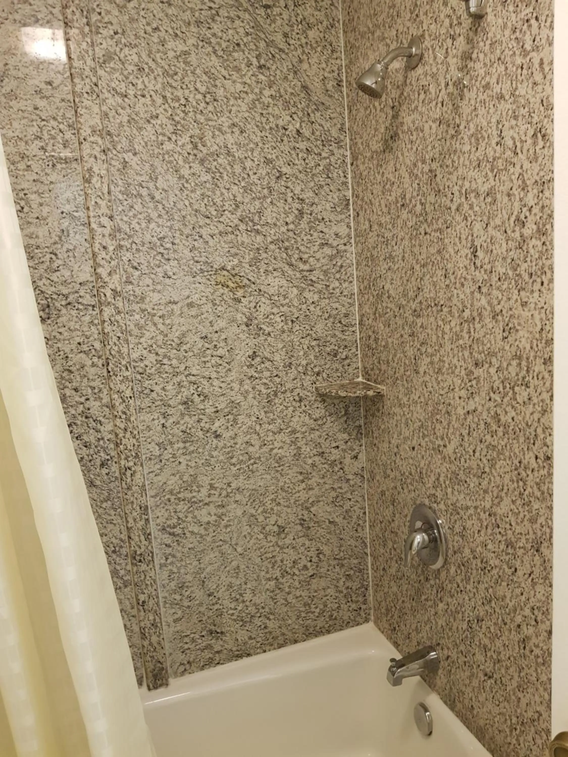 Shower in El Segundo Inn