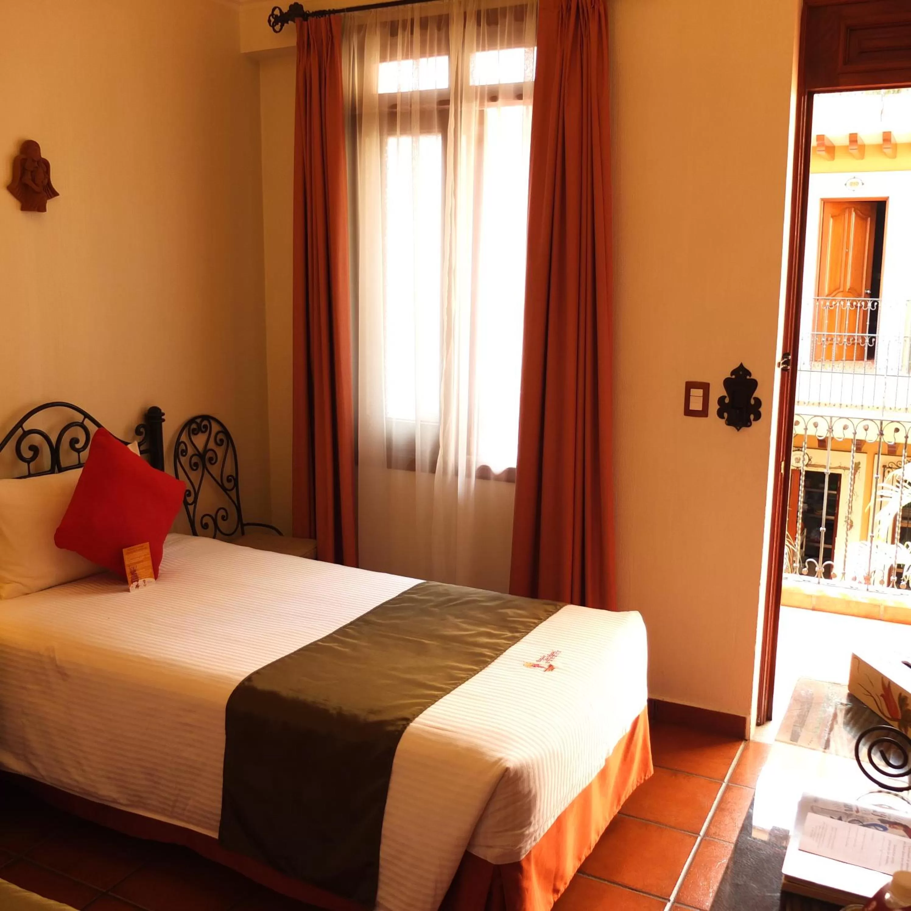 Balcony/Terrace, Bed in Hotel Boutique Parador San Miguel Oaxaca