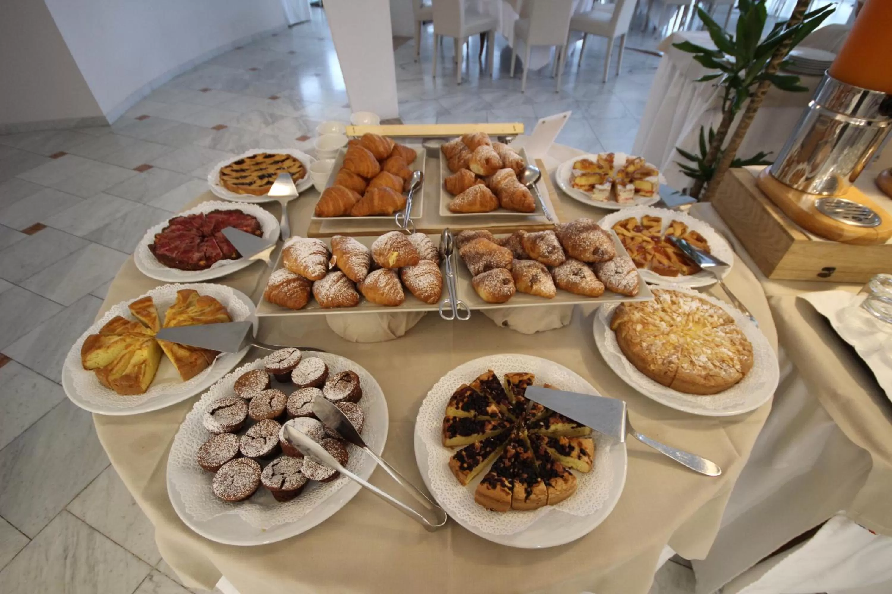 Breakfast in Hotel Plaza