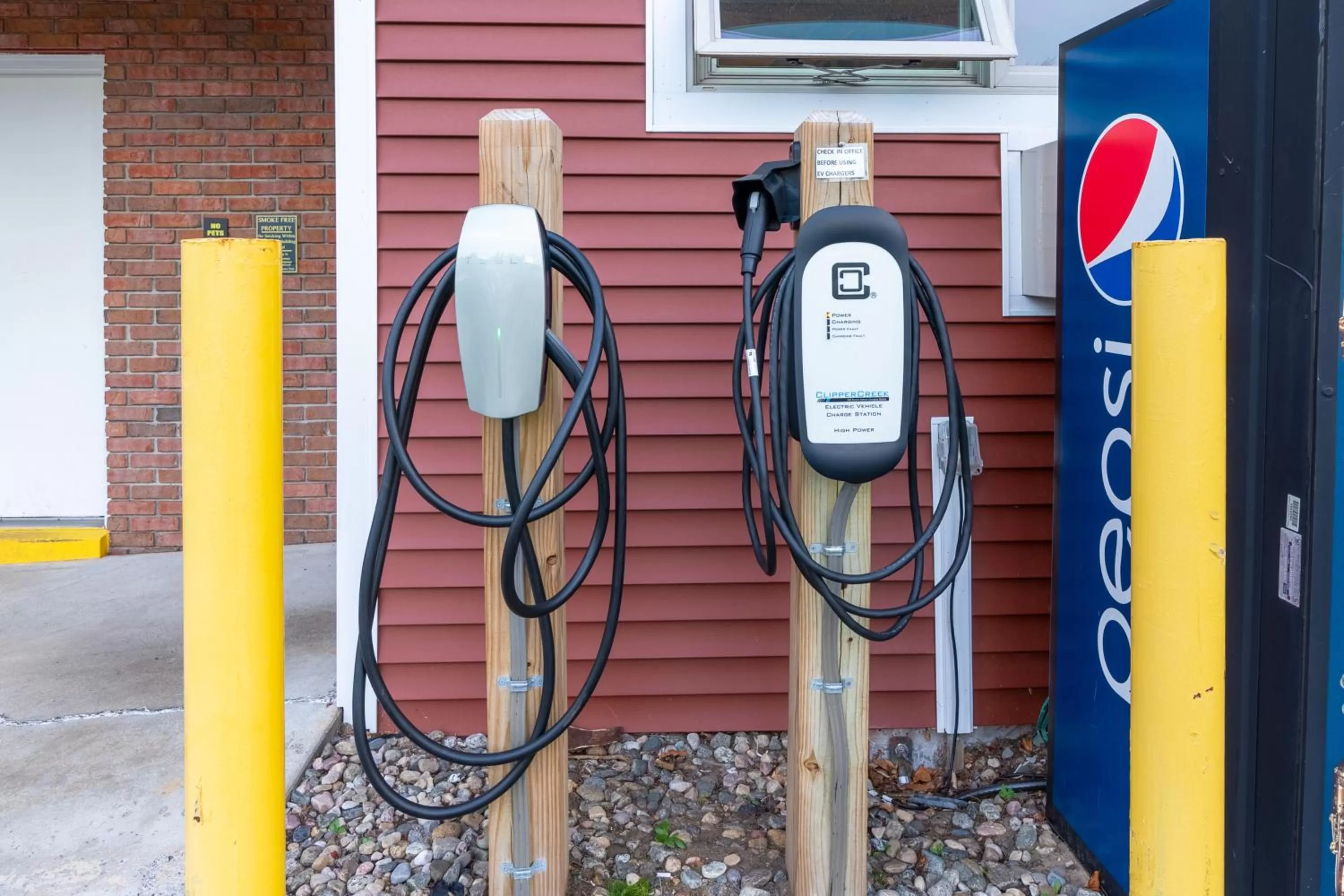 Parking in Shaheen's Adirondack Inn