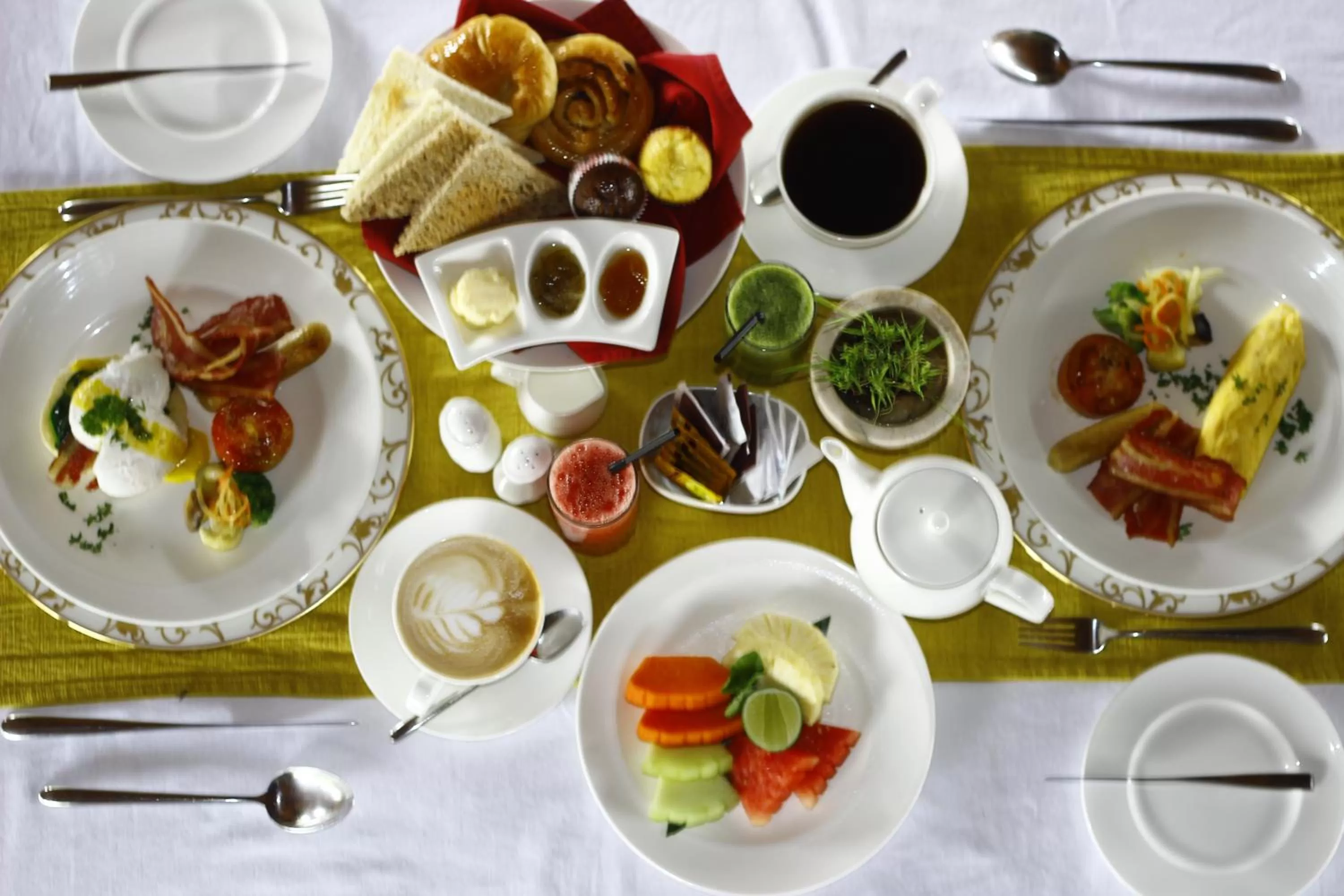 American breakfast in Dwaraka The Royal Villas