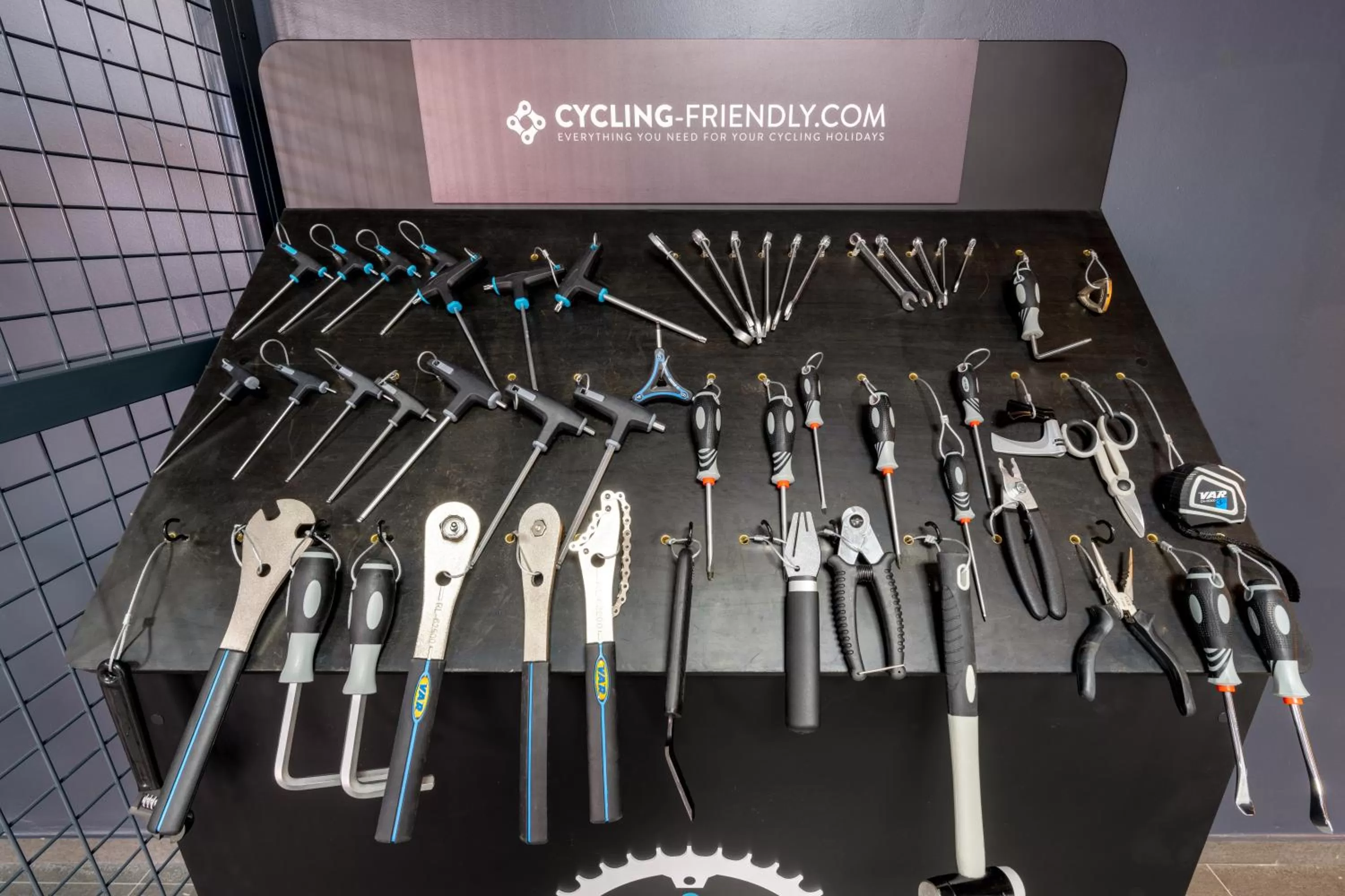 Cycling in Climia Benidorm Plaza