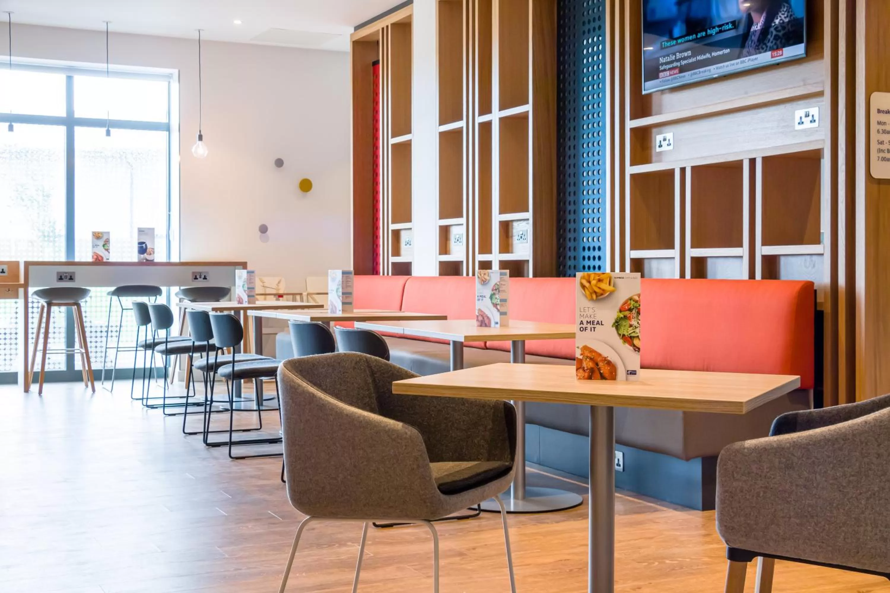 Restaurant/places to eat in Holiday Inn Express - Bodmin - Victoria Junction by IHG