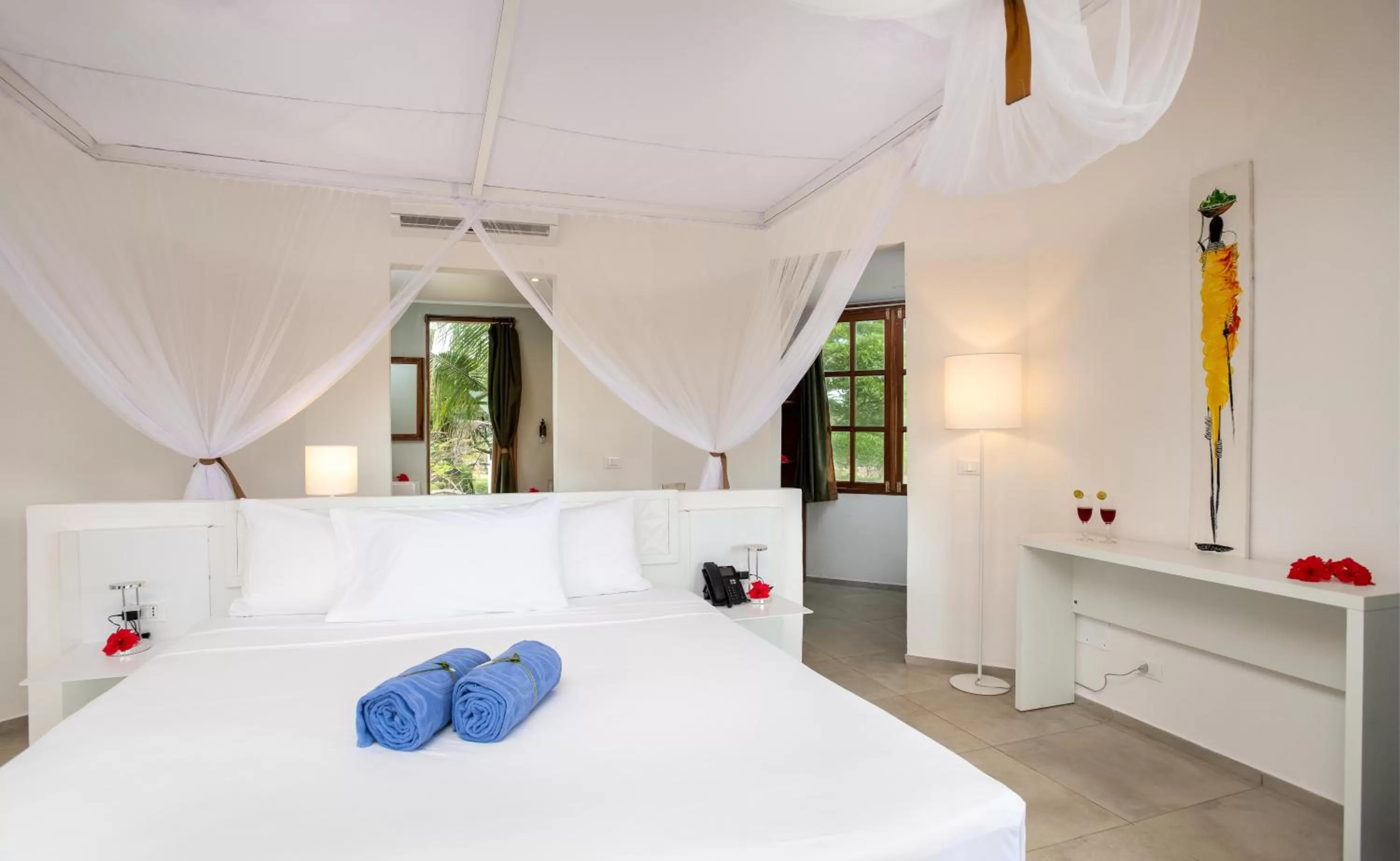 Photo of the whole room, Bed in Sandies Baobab Beach Zanzibar