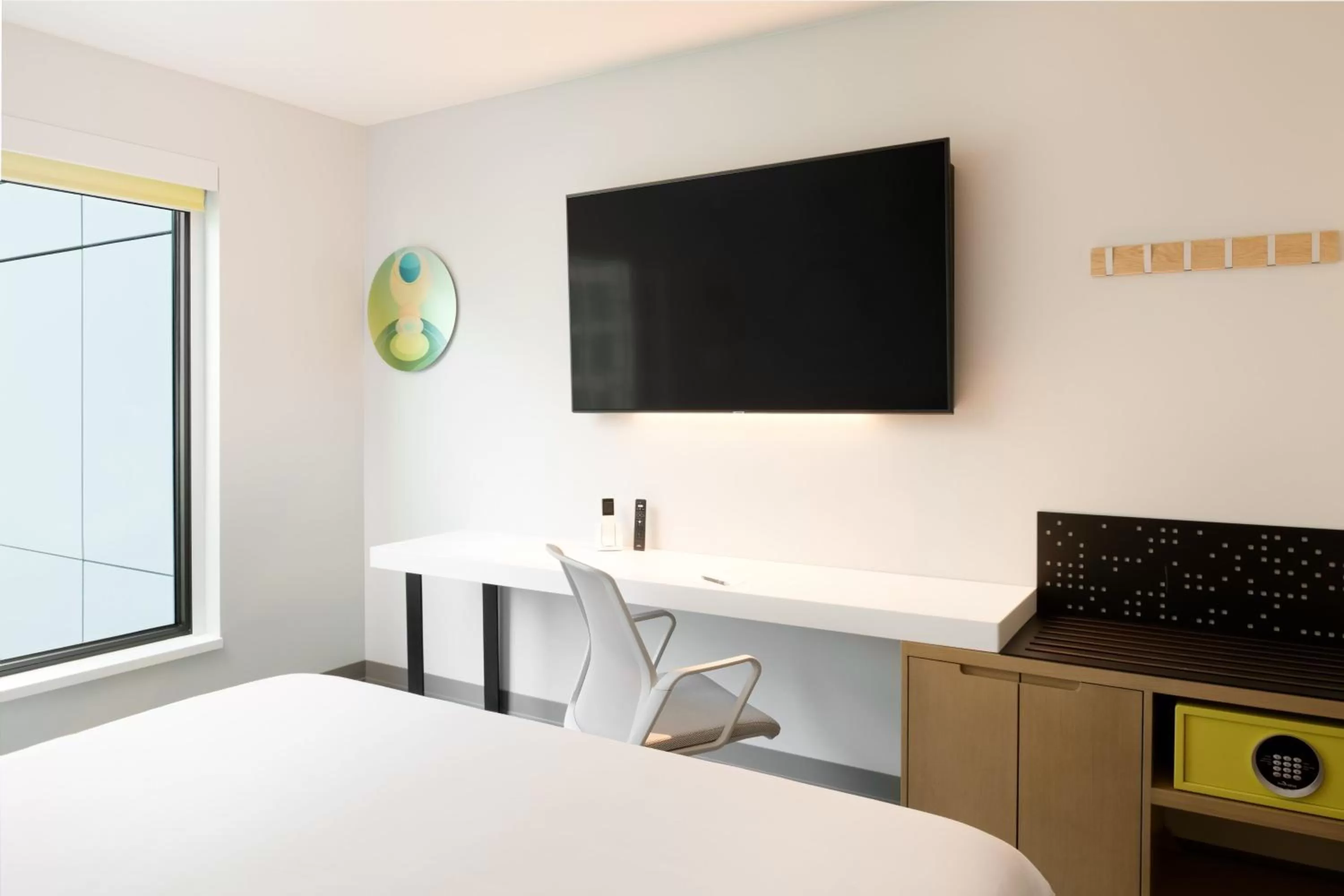 Photo of the whole room, Bed in Astra Hotel, Seattle, a Tribute Portfolio Hotel