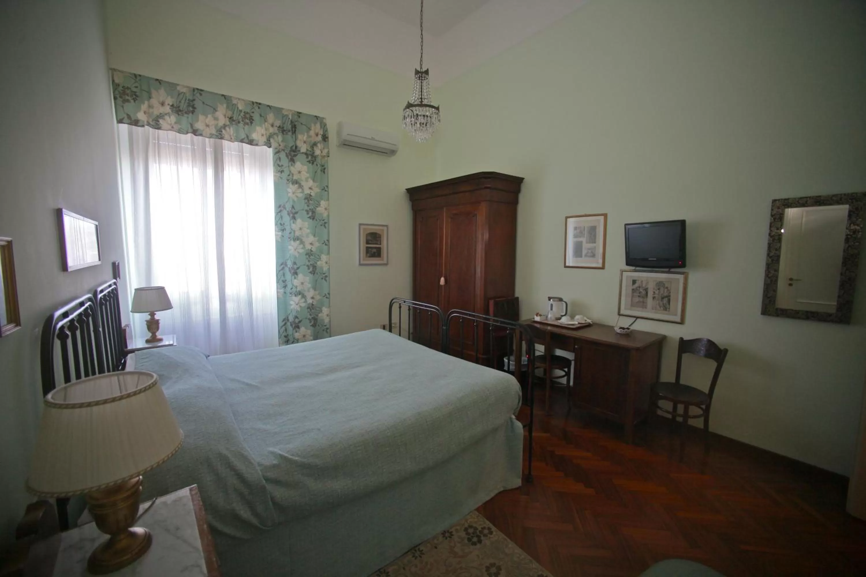 Day, Bed in Villa L'Aurora