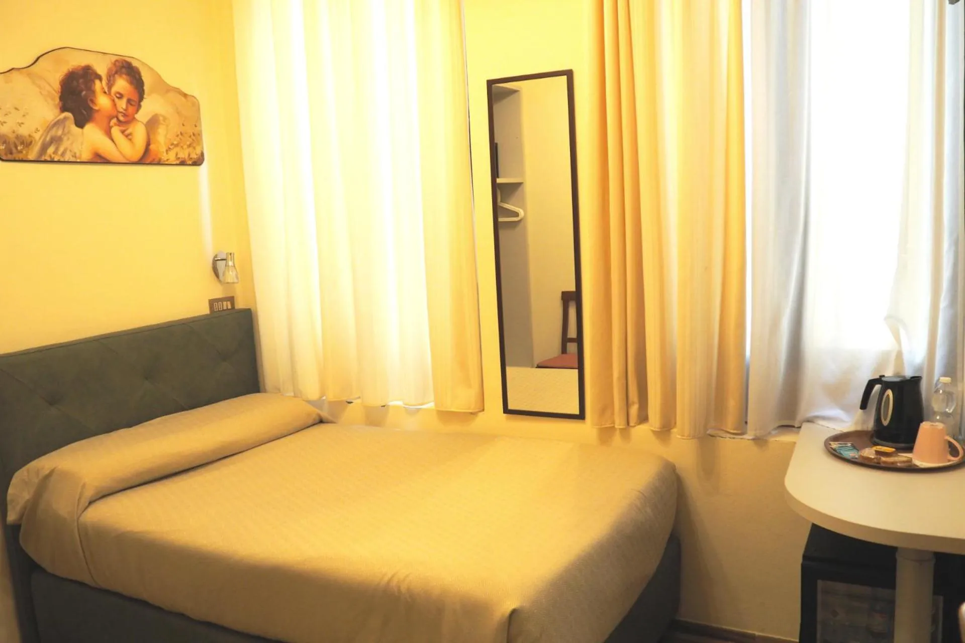 Photo of the whole room, Bed in Hotel Ester