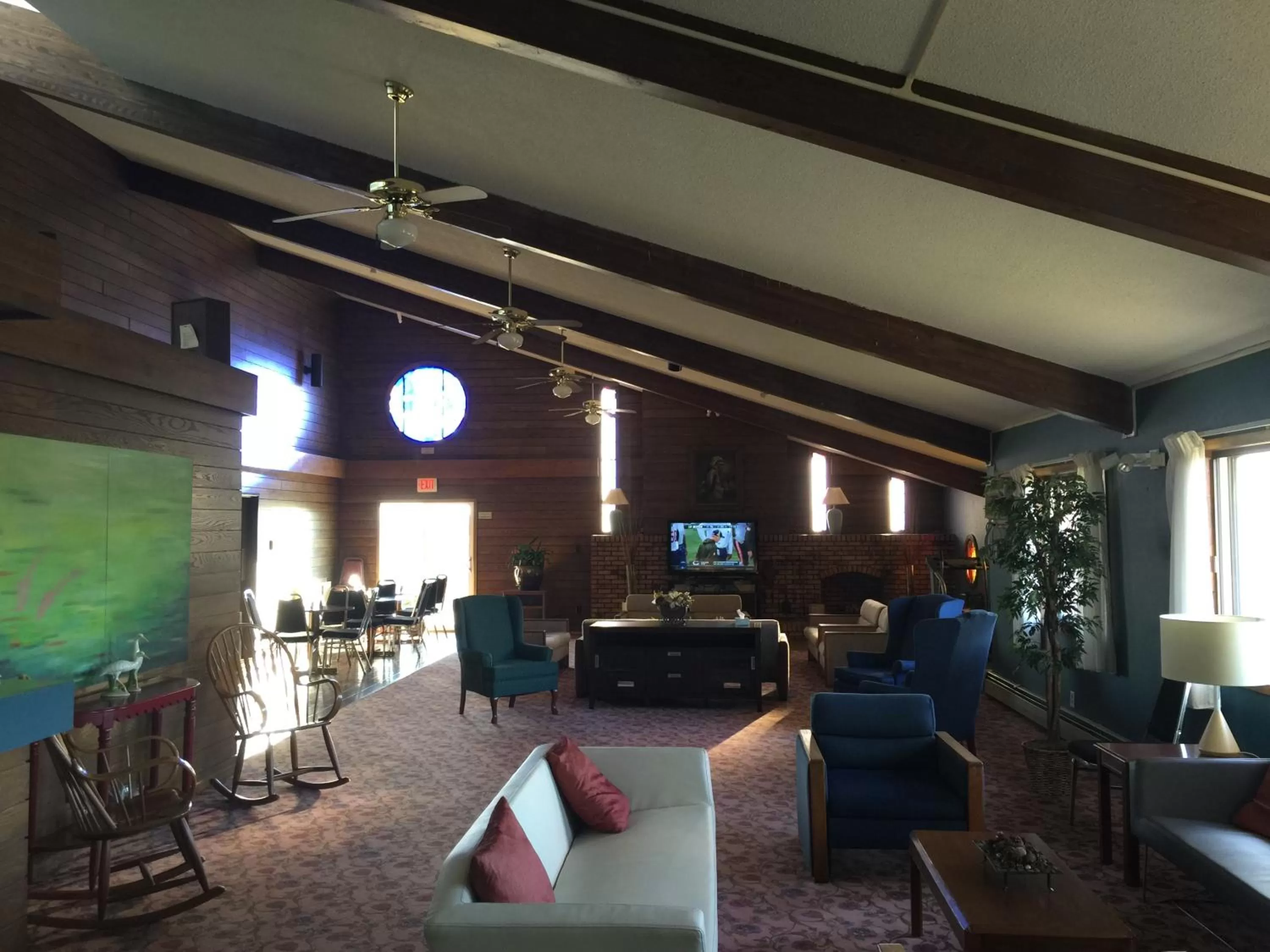 Lobby or reception, Restaurant/Places to Eat in AmericInn Motel - Monticello