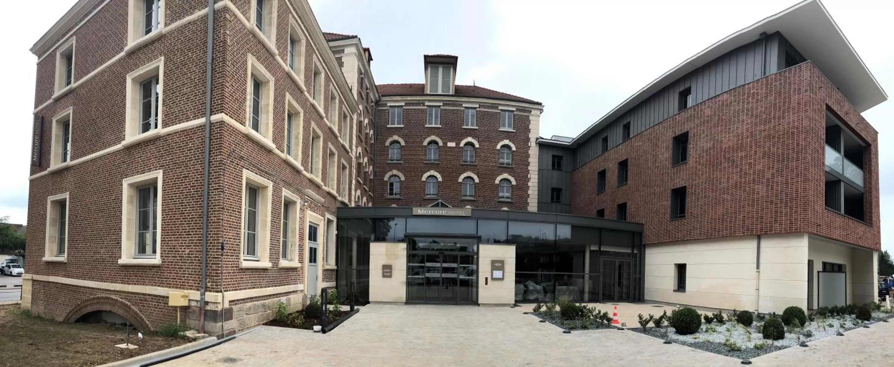 Facade/entrance in Mercure Beauvais Centre Cathédrale