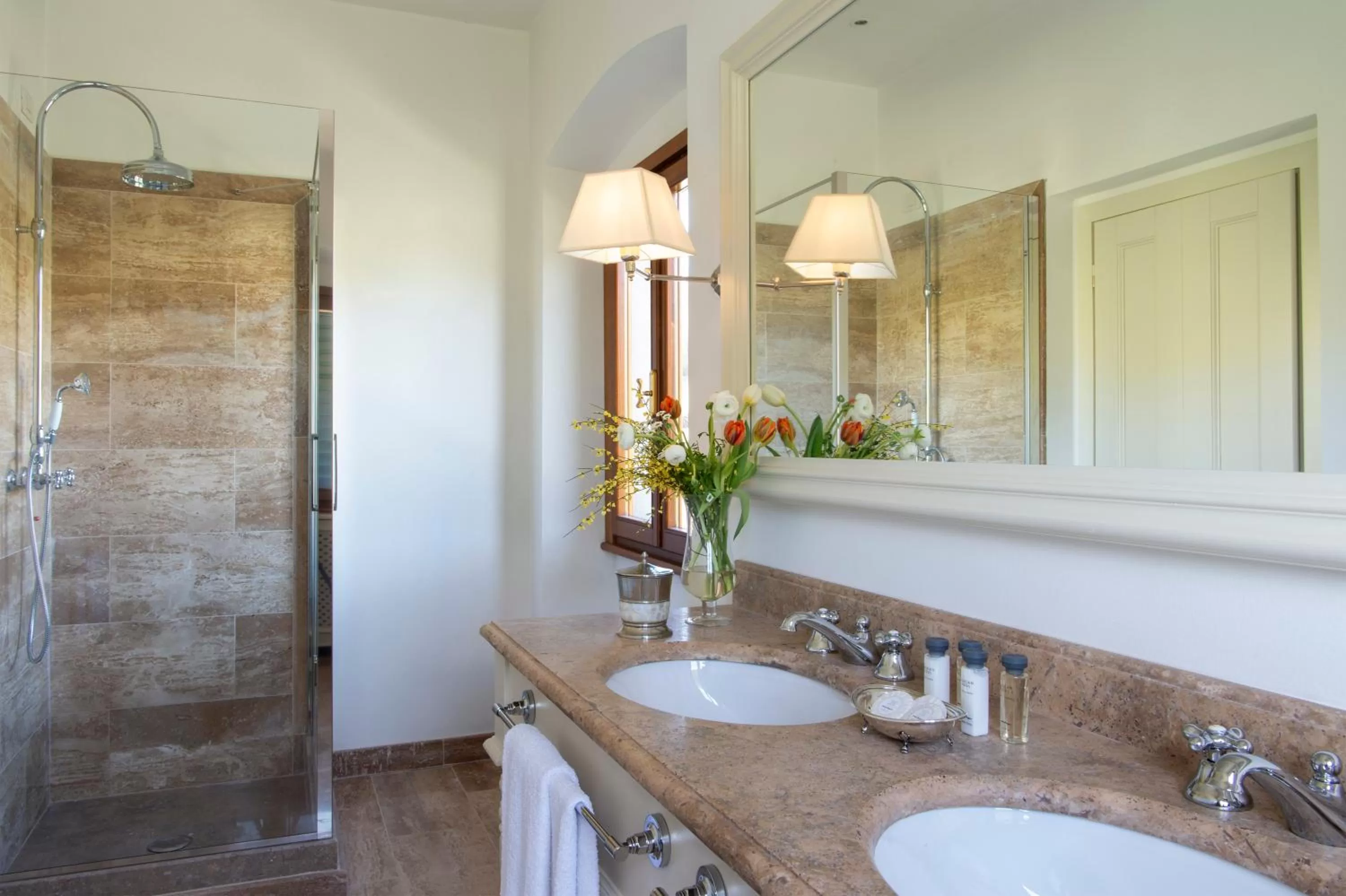 Shower in Viesca Toscana Suites & Villas